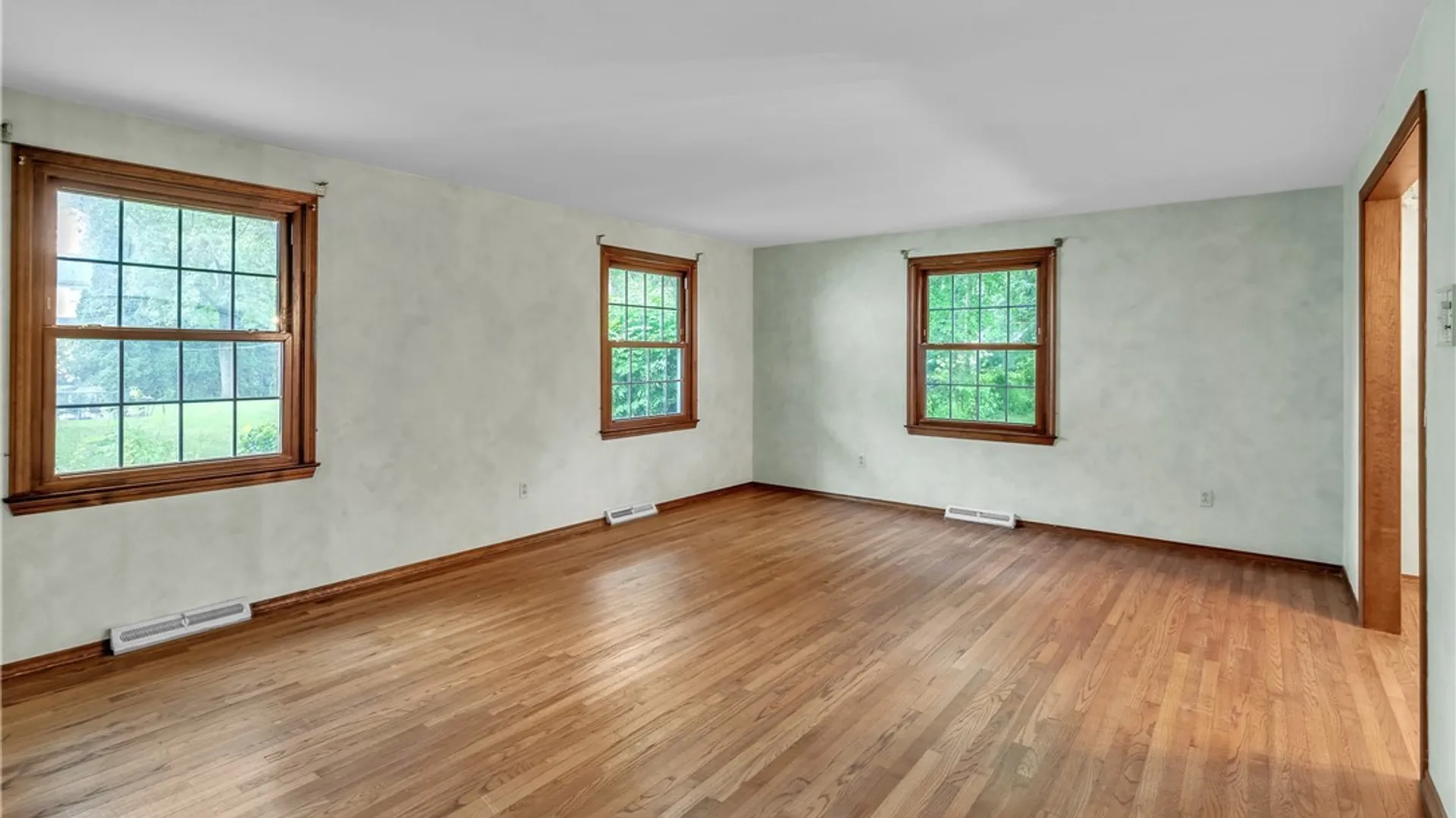 Property at 426 Hawthorne Place, Porter, NY 14174 12