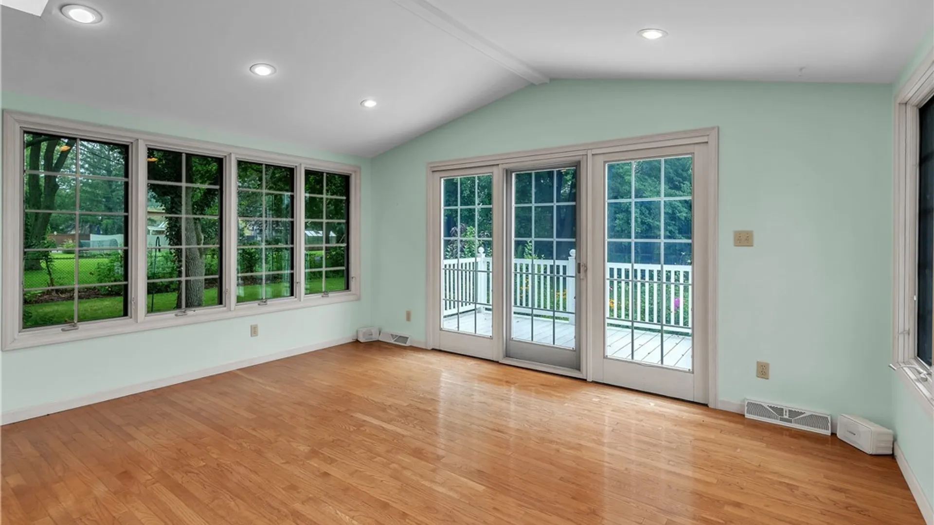 Property at 426 Hawthorne Place, Porter, NY 14174 31