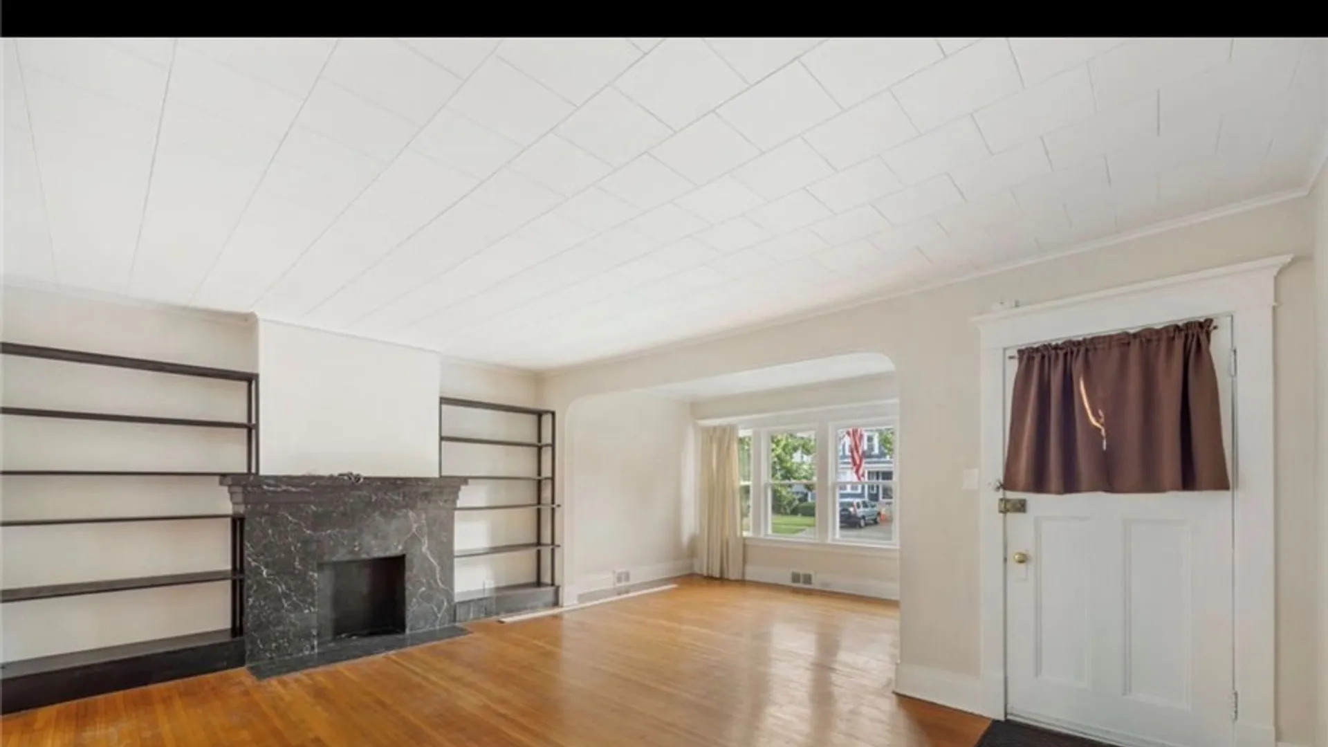 Property at 122 Stratford Road, Buffalo, NY 14216 3