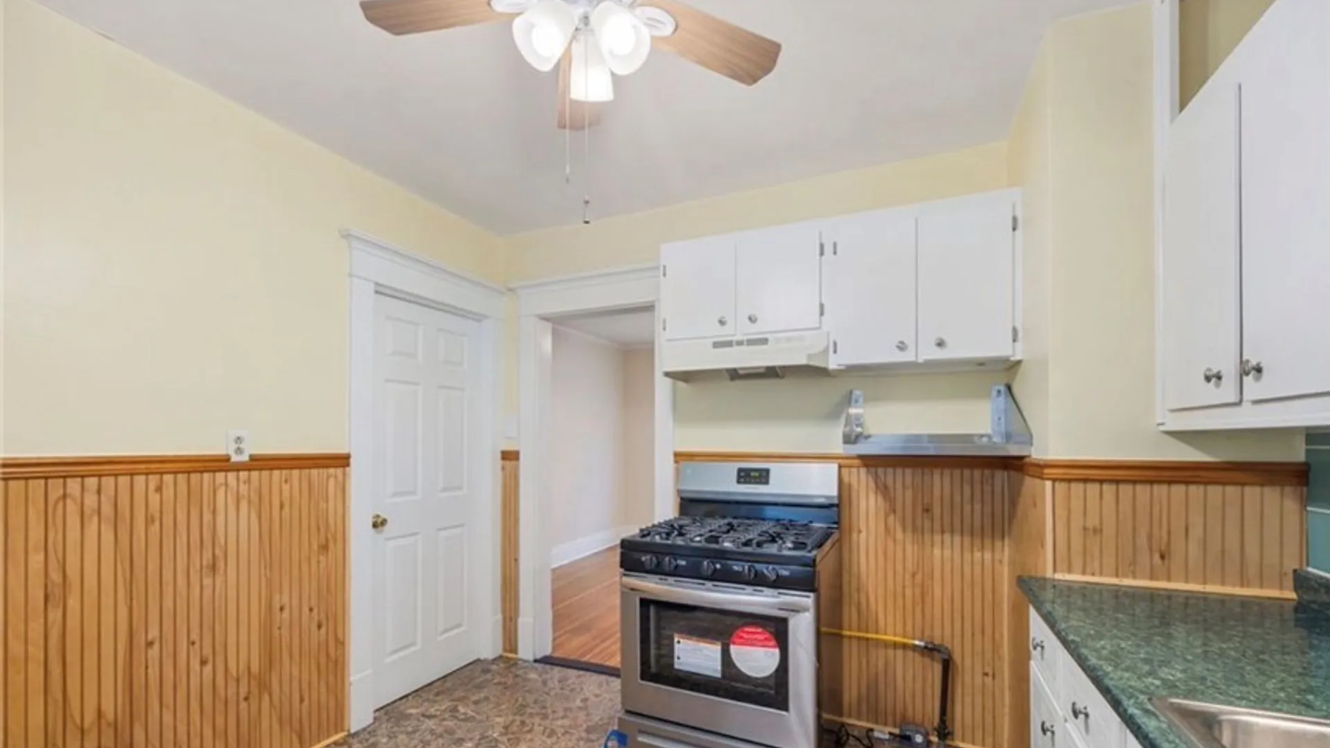 Property at 122 Stratford Road, Buffalo, NY 14216 5