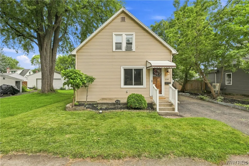 Property at 154 17th Avenue, North Tonawanda, NY 14120