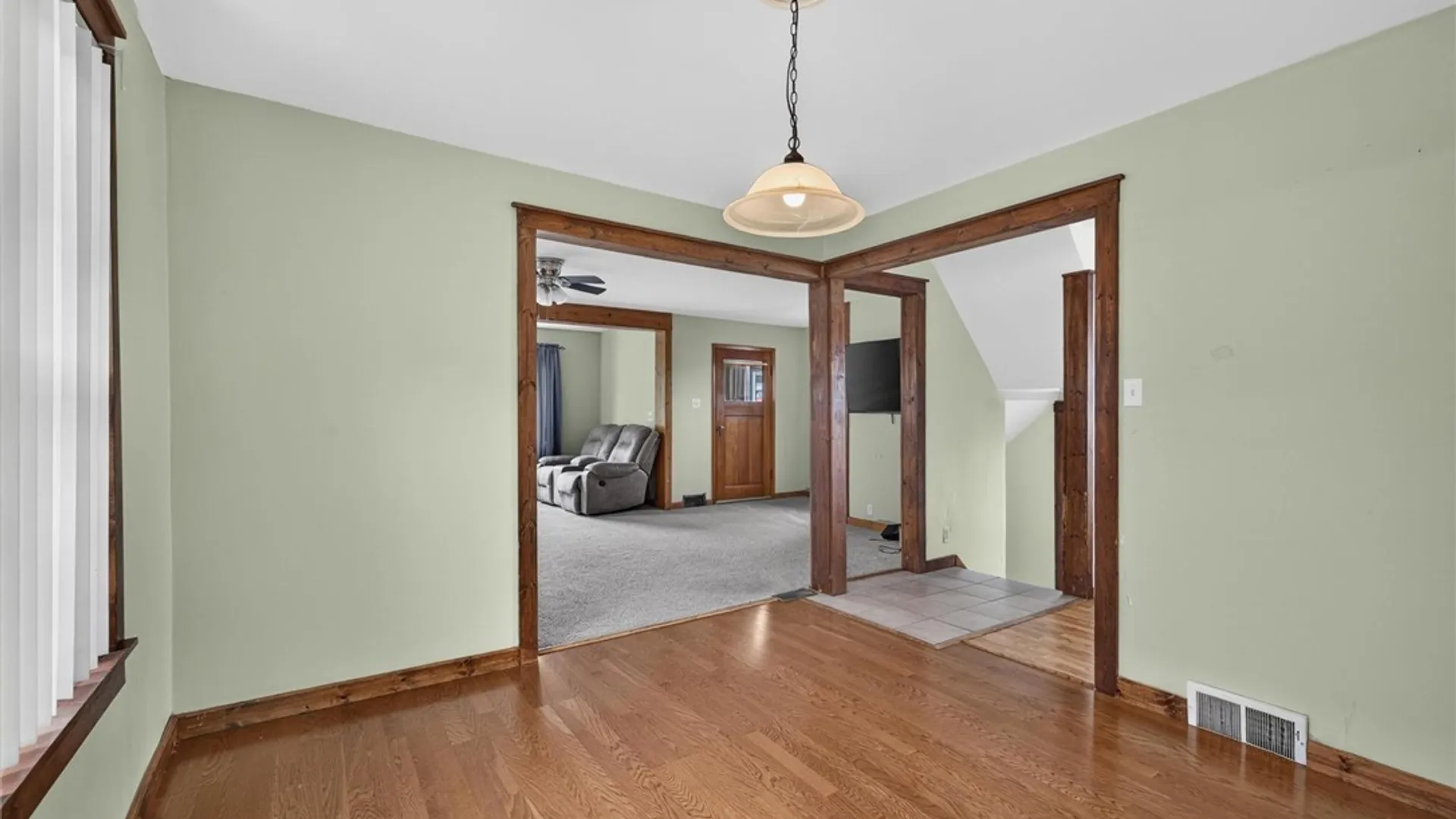 Property at 483 Reiman Street, Cheektowaga, NY 14212 17