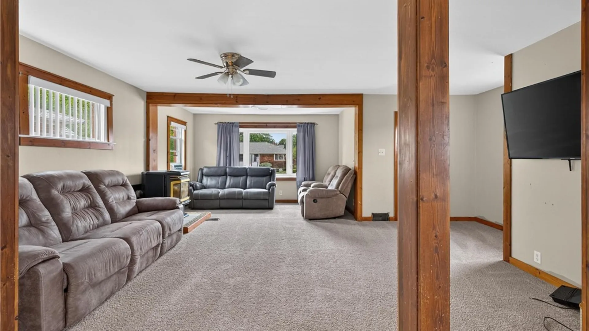Property at 483 Reiman Street, Cheektowaga, NY 14212 10