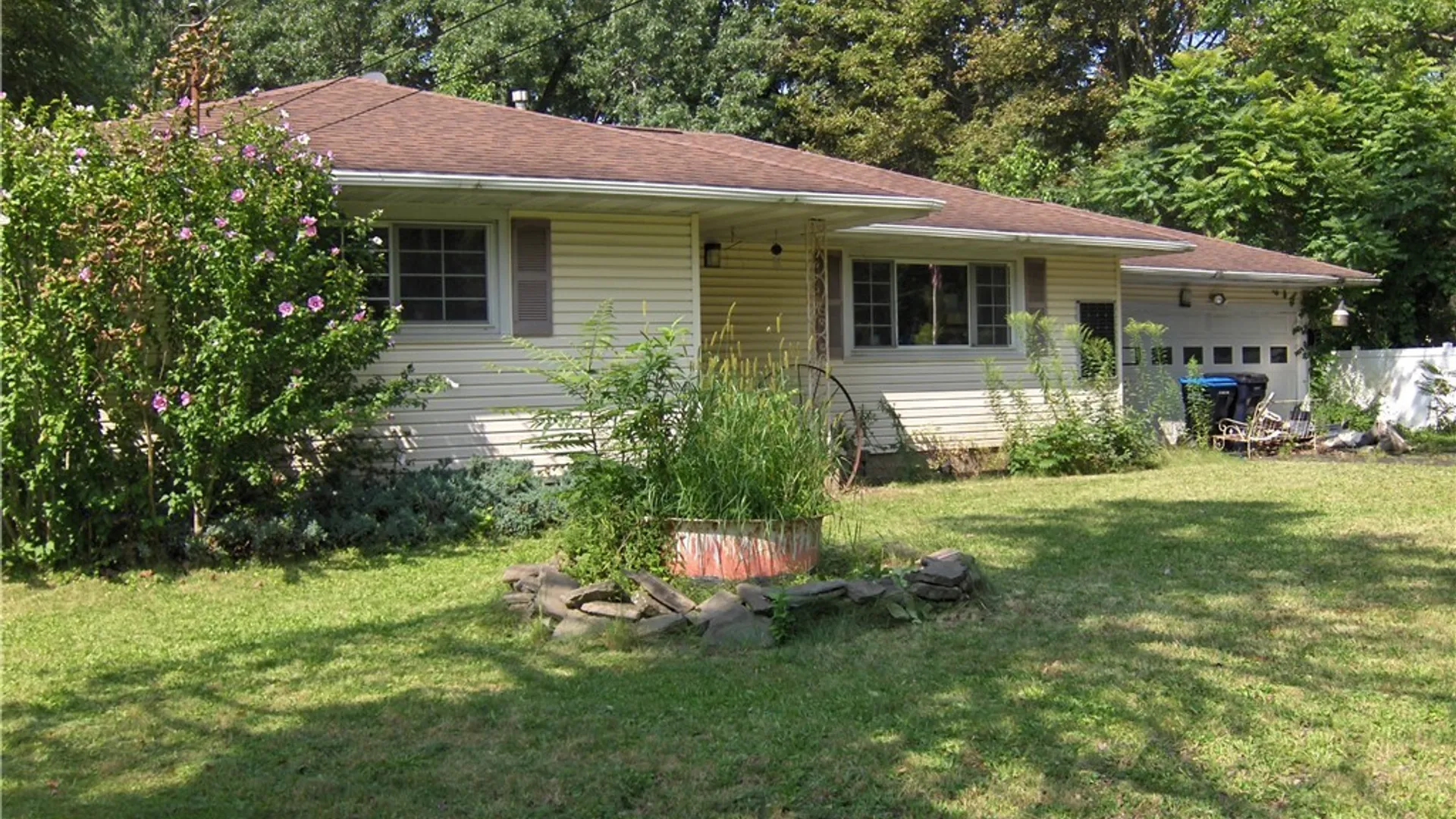 Property at 5 Maureen Drive, Chili, NY 14624 6