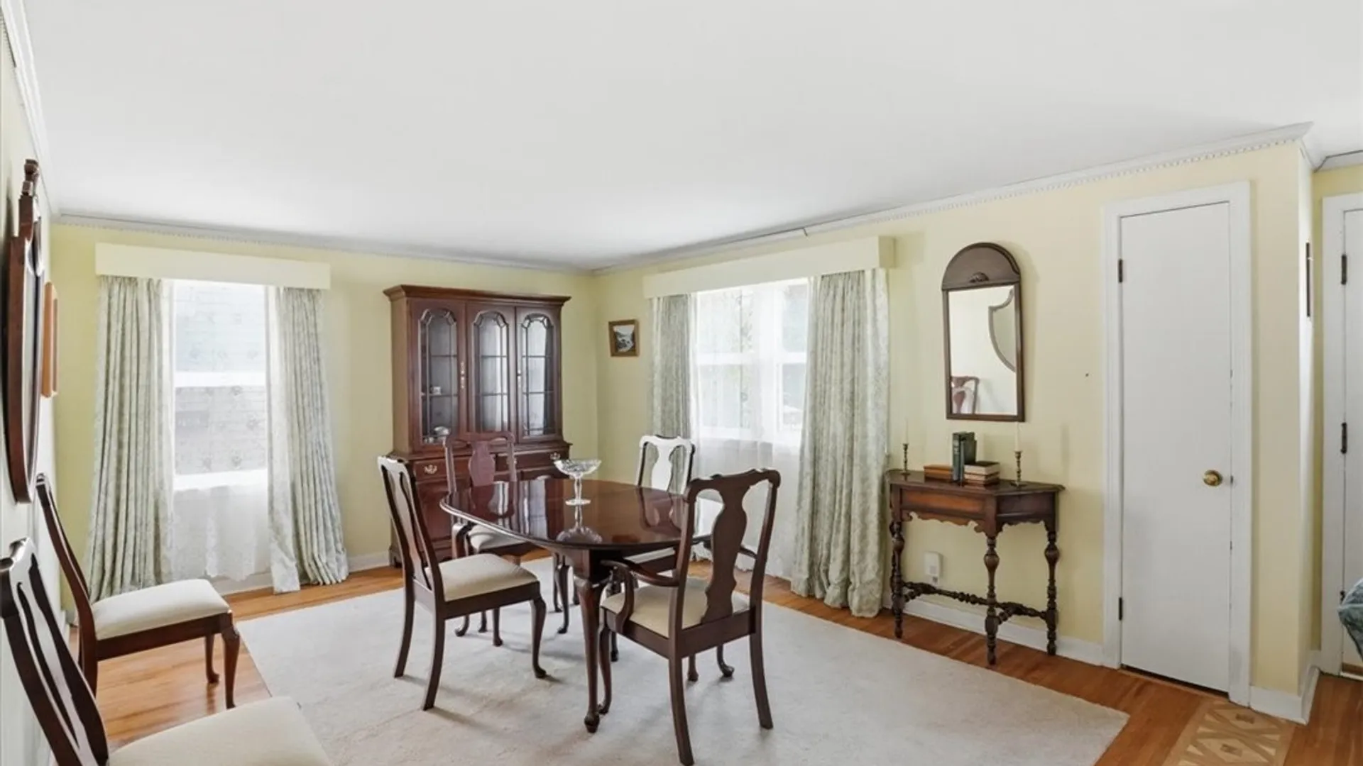 Property at 139 Euclid Avenue, Hamburg, NY 14075 5