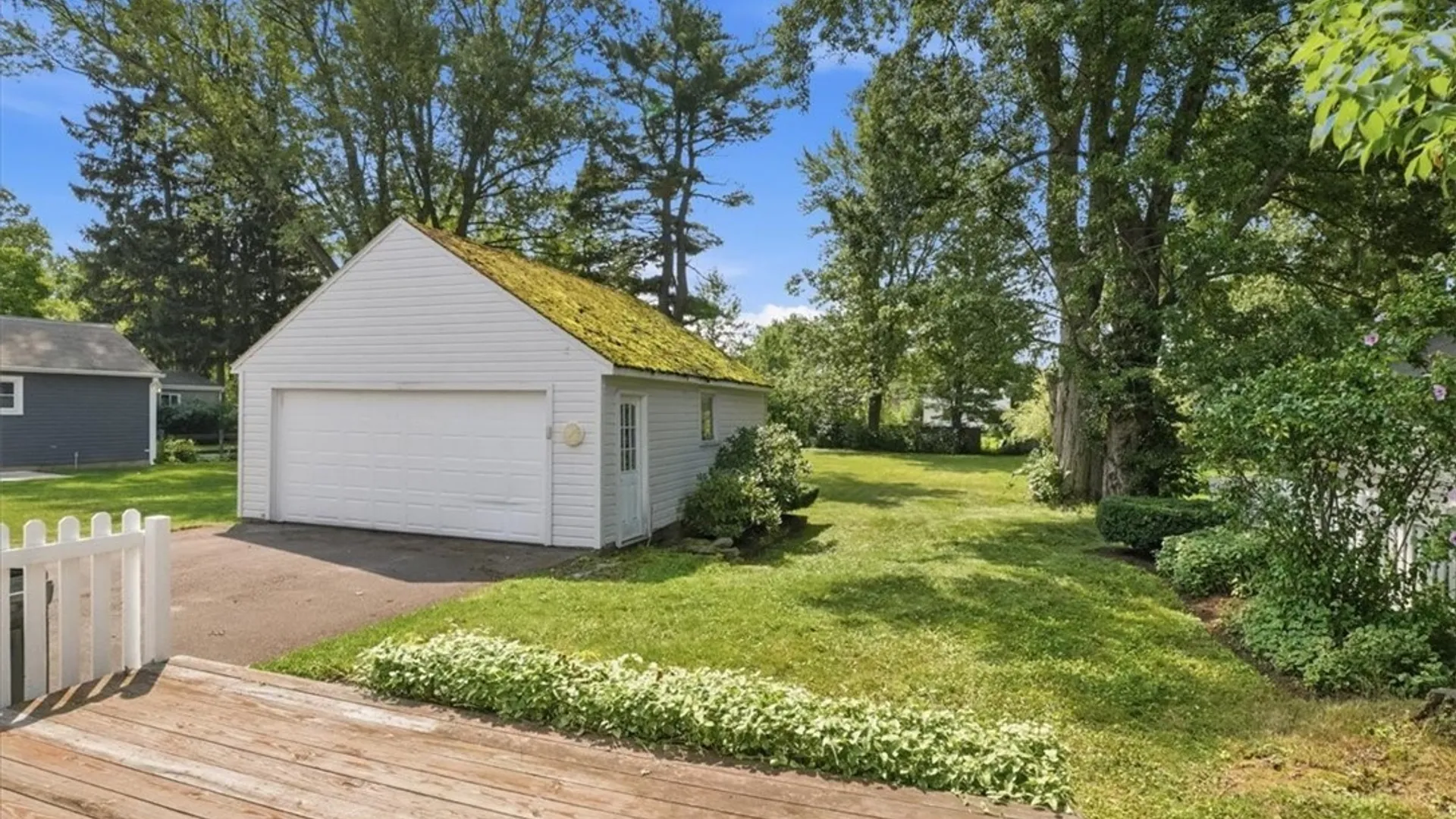 Property at 139 Euclid Avenue, Hamburg, NY 14075 33