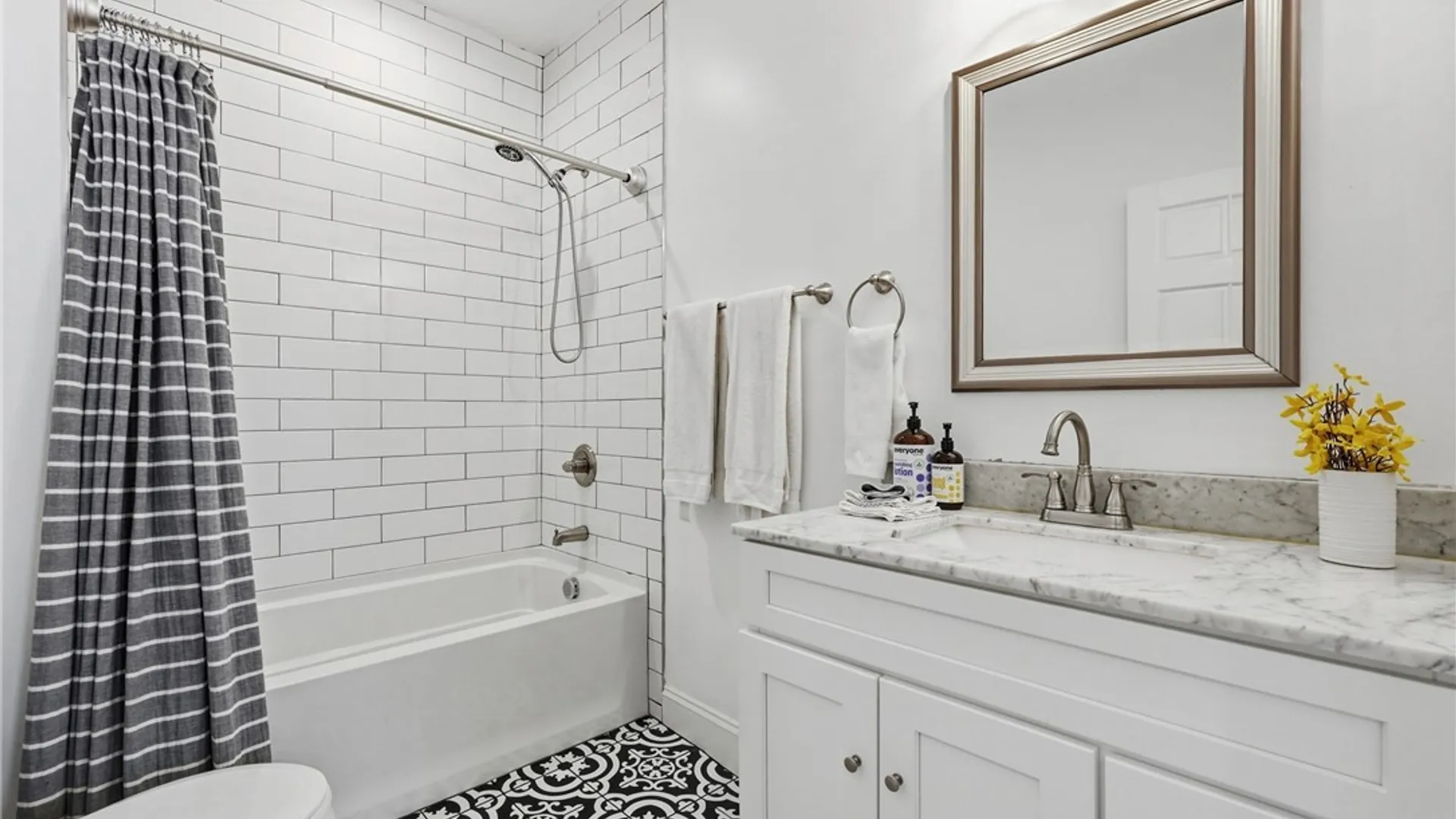 Property at 235 Whitney Place, Buffalo, NY 14201 10