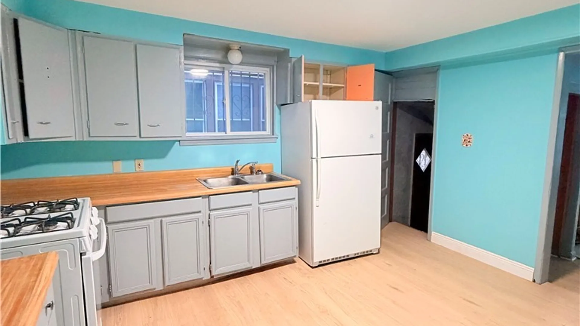 Property at 348 Wyoming Avenue, Buffalo, NY 14215 9