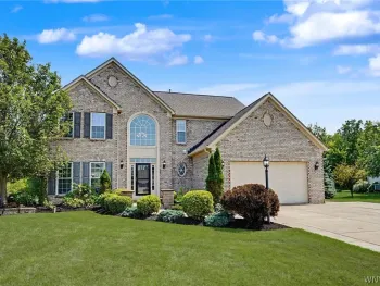 Property at 52 Graystone Lane, Orchard Park, NY 14127