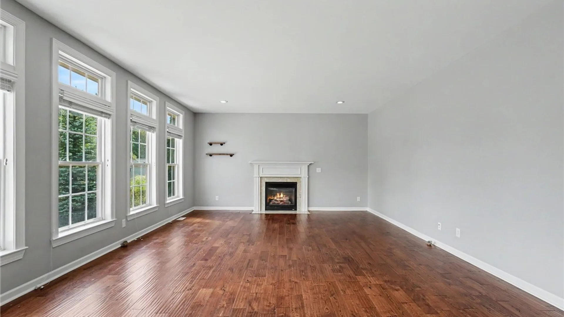 Property at 52 Graystone Lane, Orchard Park, NY 14127 9