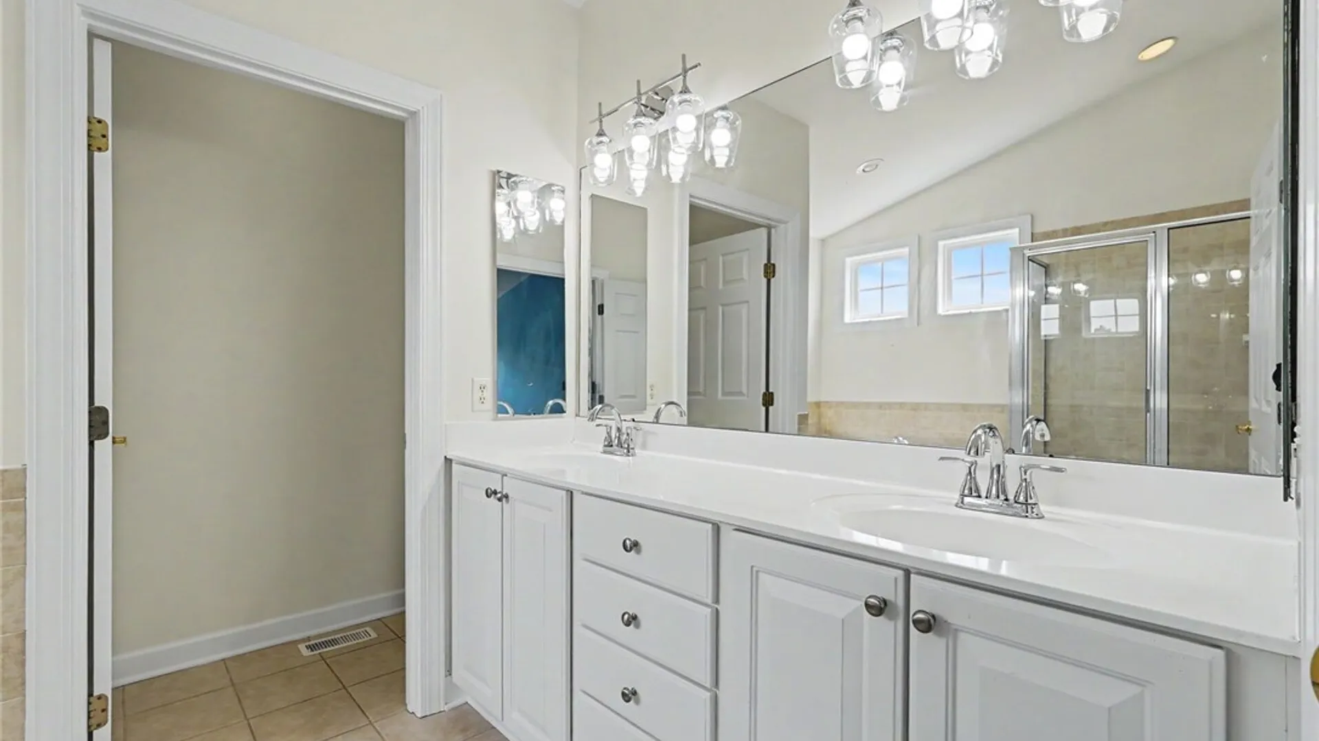 Property at 52 Graystone Lane, Orchard Park, NY 14127 26