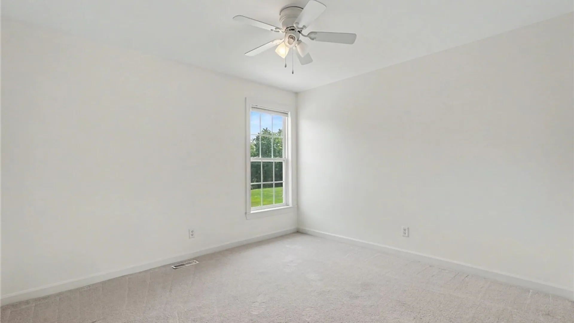 Property at 52 Graystone Lane, Orchard Park, NY 14127 34