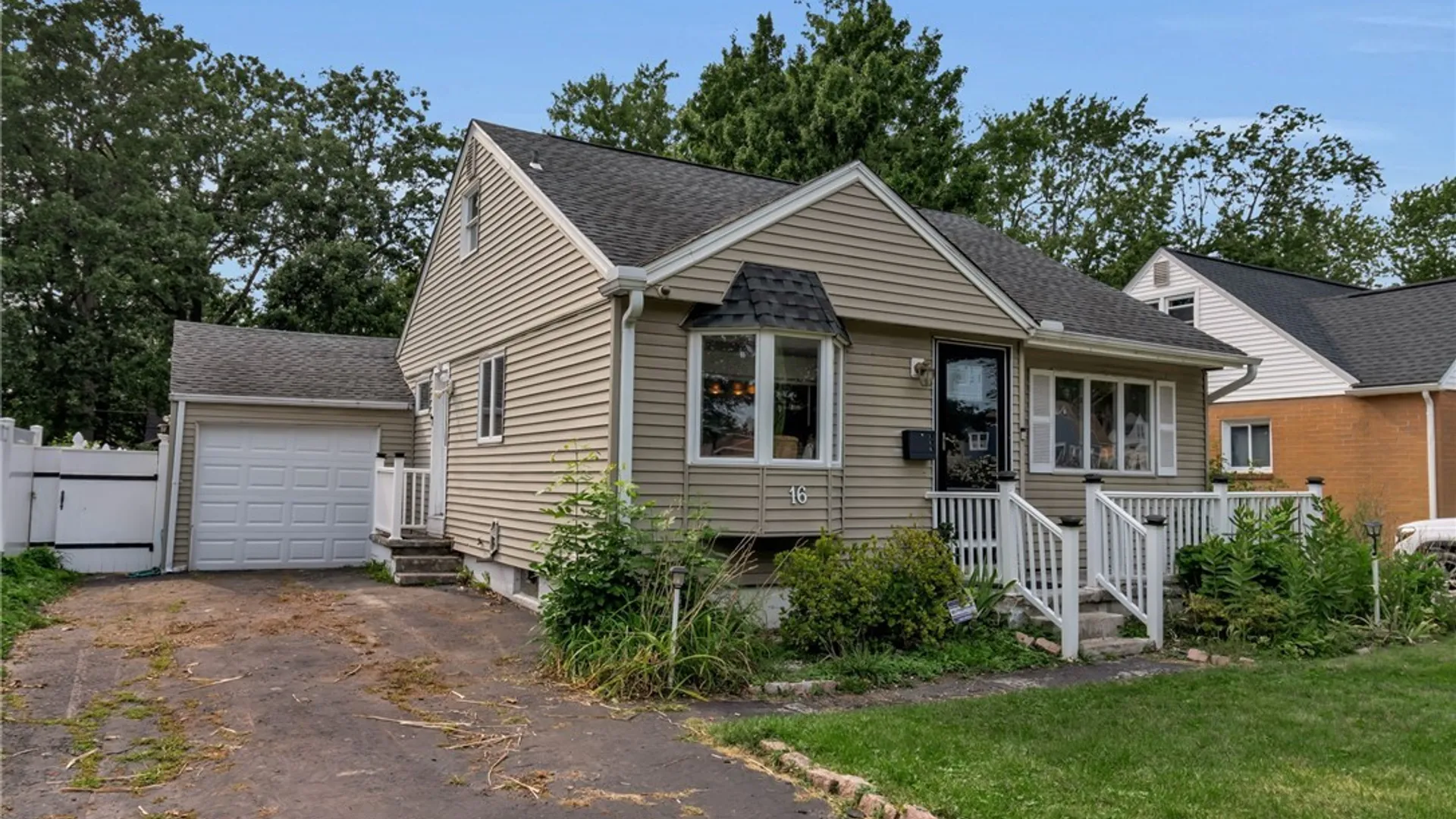 Property at 16 Woodridge Avenue, Cheektowaga, NY 14225 4