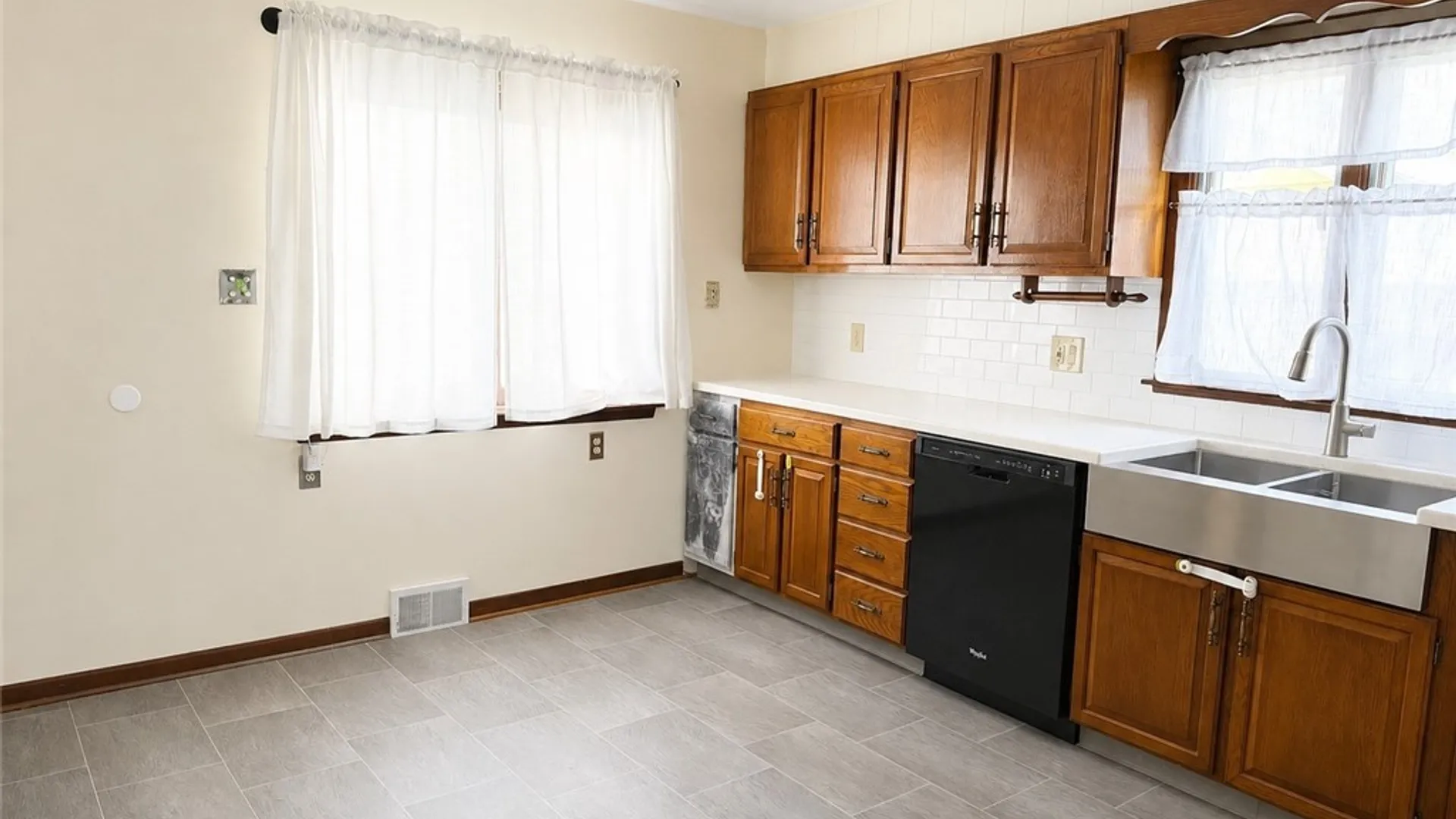 Property at 103 Maryon Drive, West Seneca, NY 14220 6