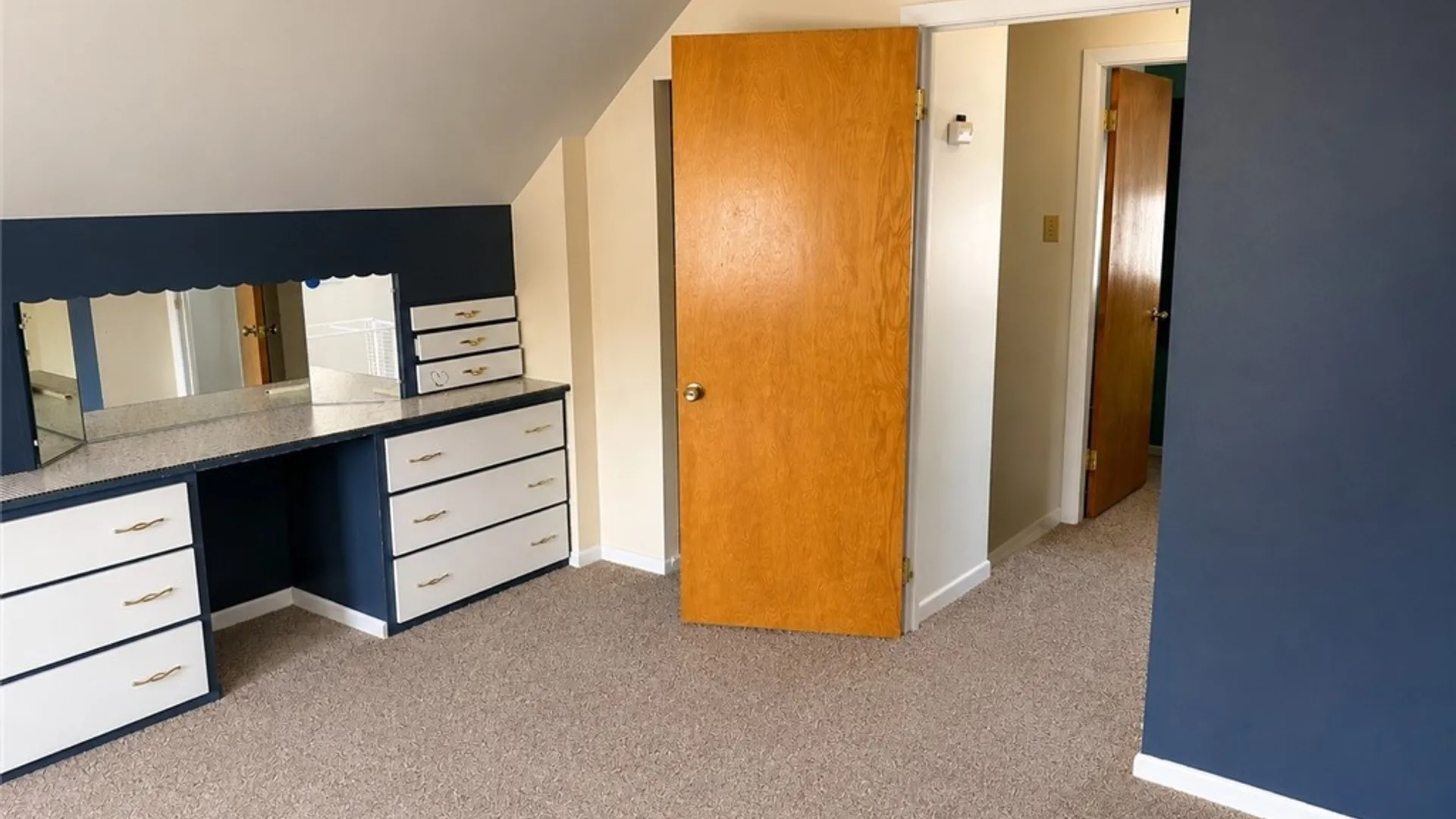 Property at 103 Maryon Drive, West Seneca, NY 14220 12