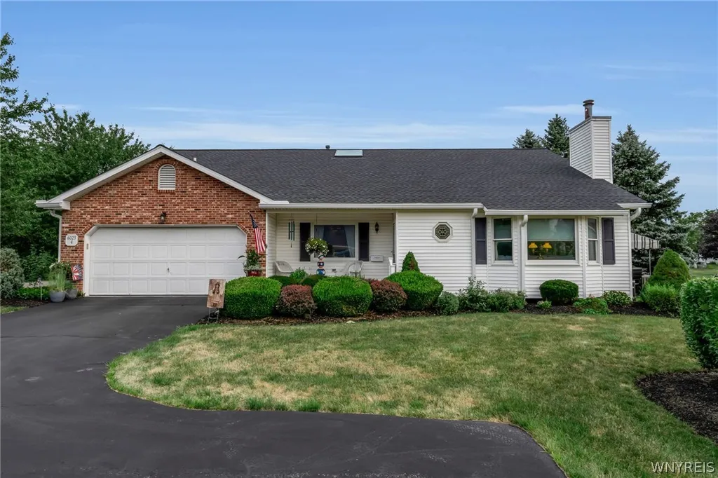 Property at 6025 Quaker Hollow Crescent, Orchard Park, NY 14127