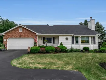 Property at 6025 Quaker Hollow Crescent, Orchard Park, NY 14127