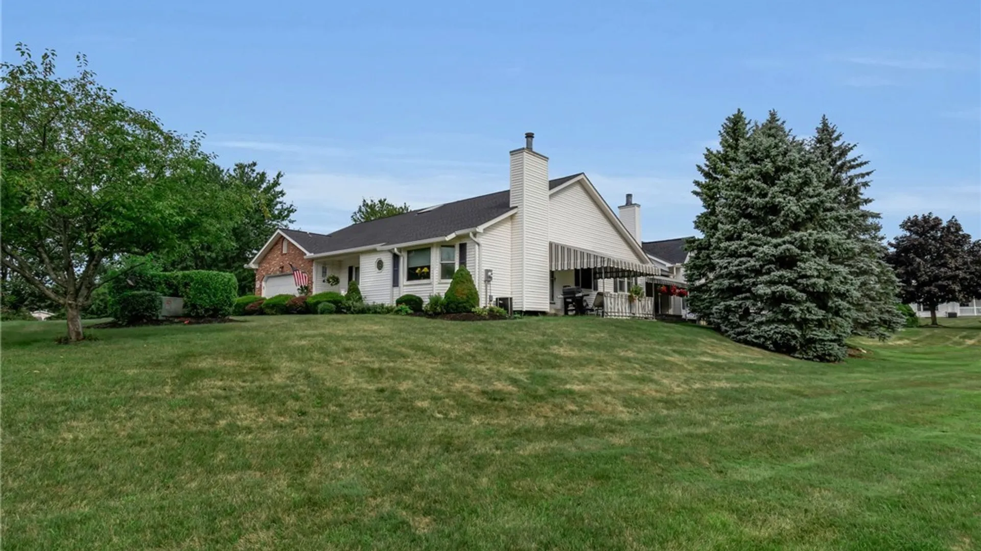 Property at 6025 Quaker Hollow Crescent, Orchard Park, NY 14127 7