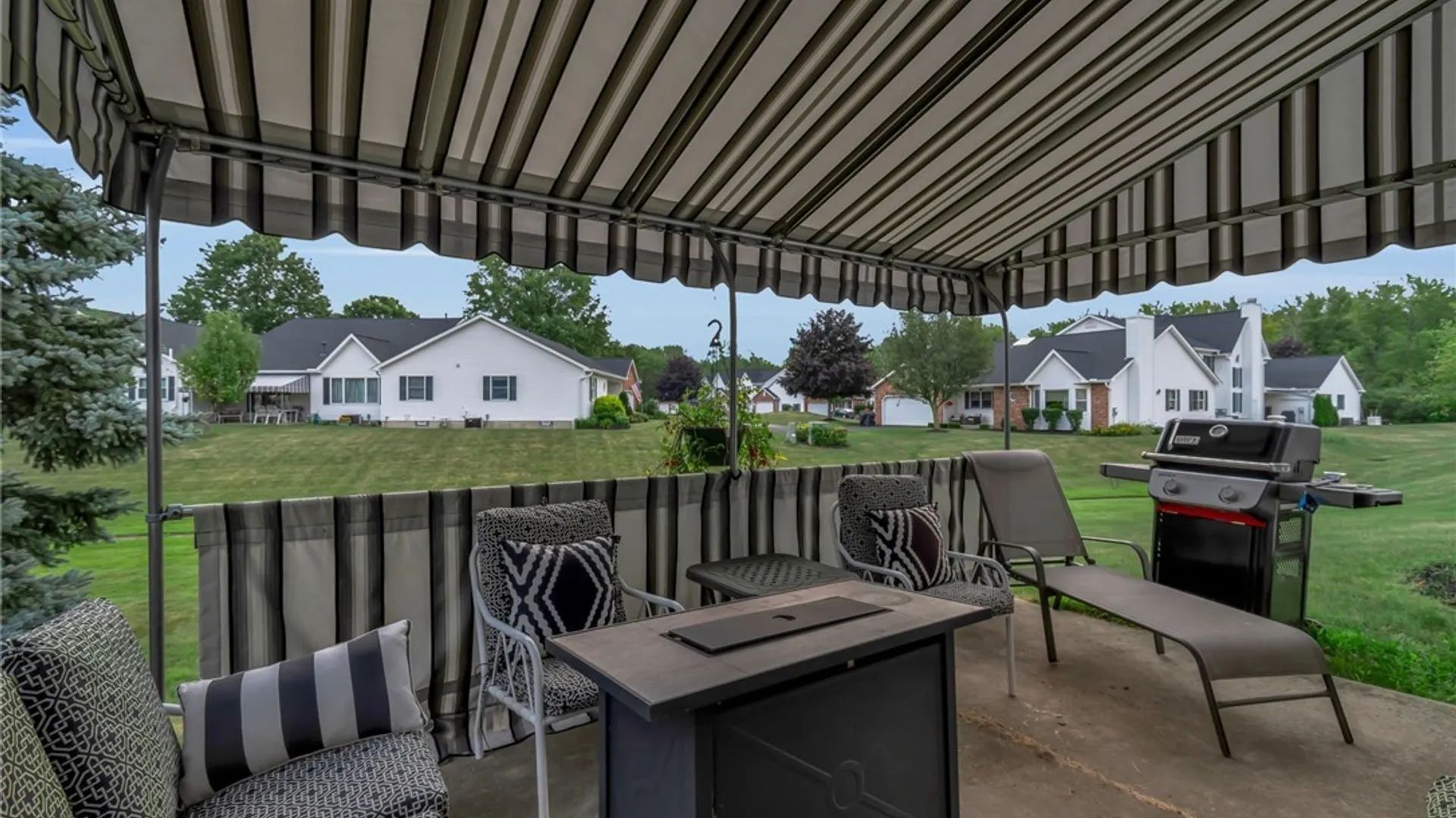 Property at 6025 Quaker Hollow Crescent, Orchard Park, NY 14127 45
