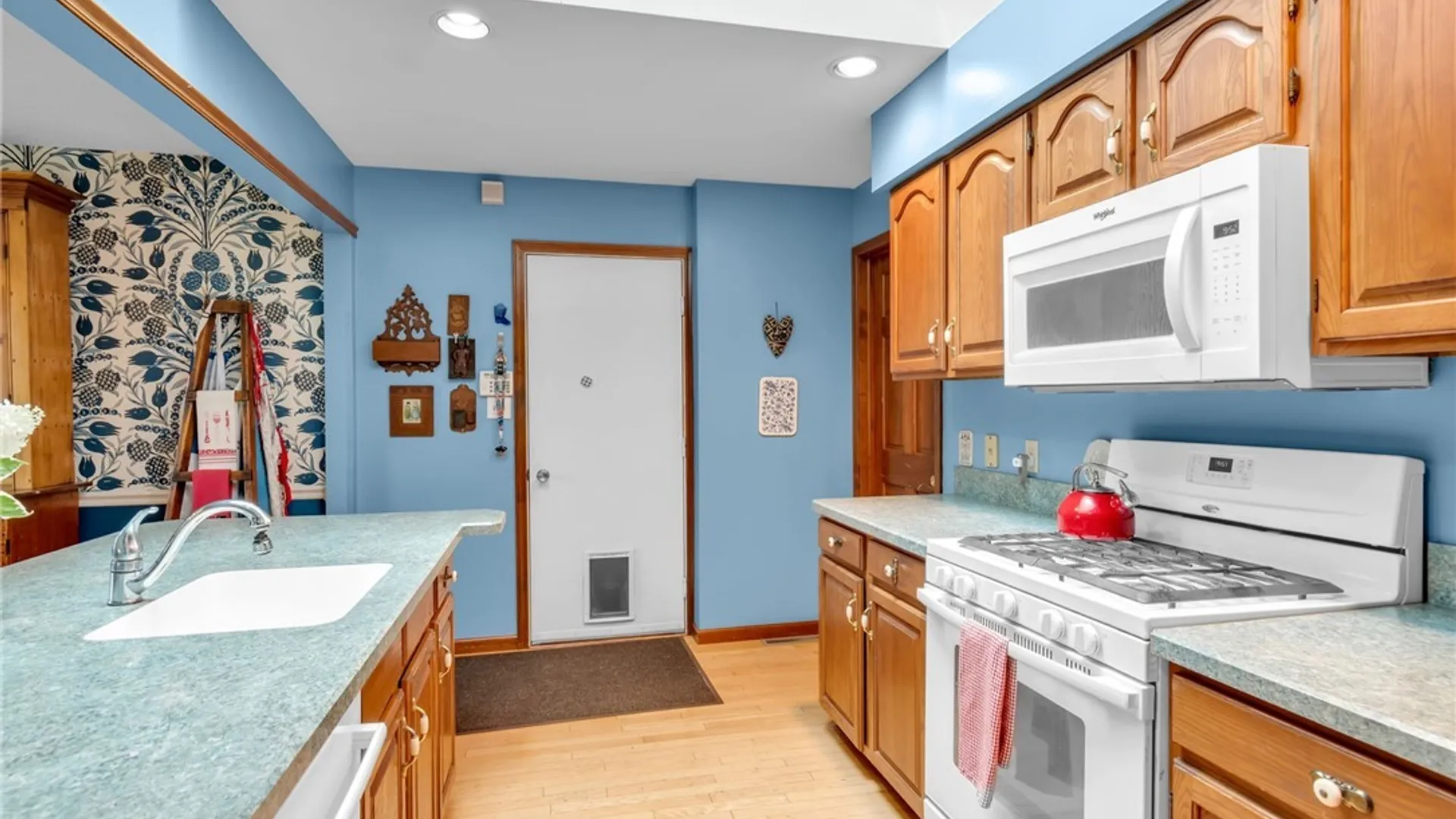 Property at 6025 Quaker Hollow Crescent, Orchard Park, NY 14127 28