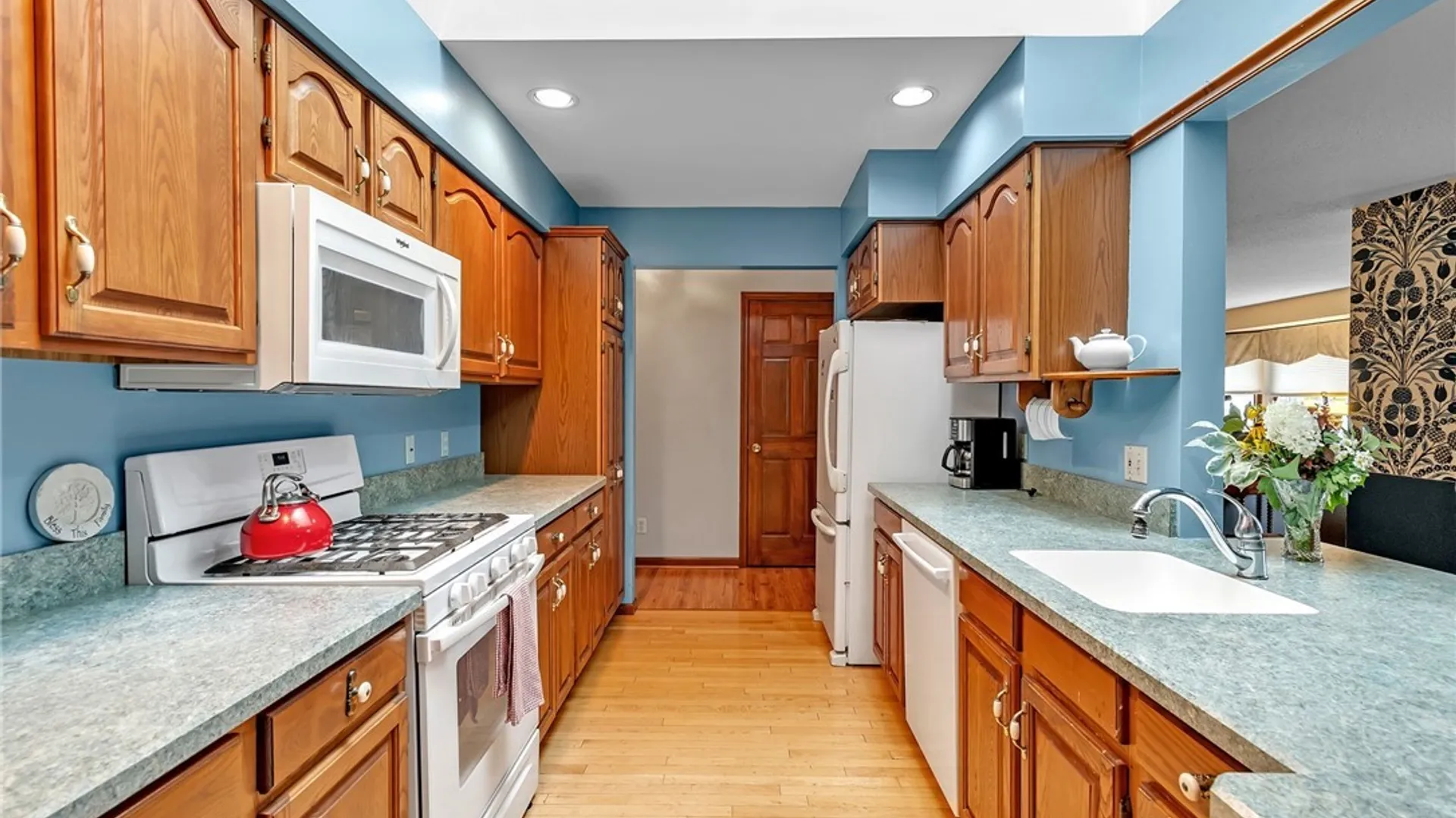 Property at 6025 Quaker Hollow Crescent, Orchard Park, NY 14127 22