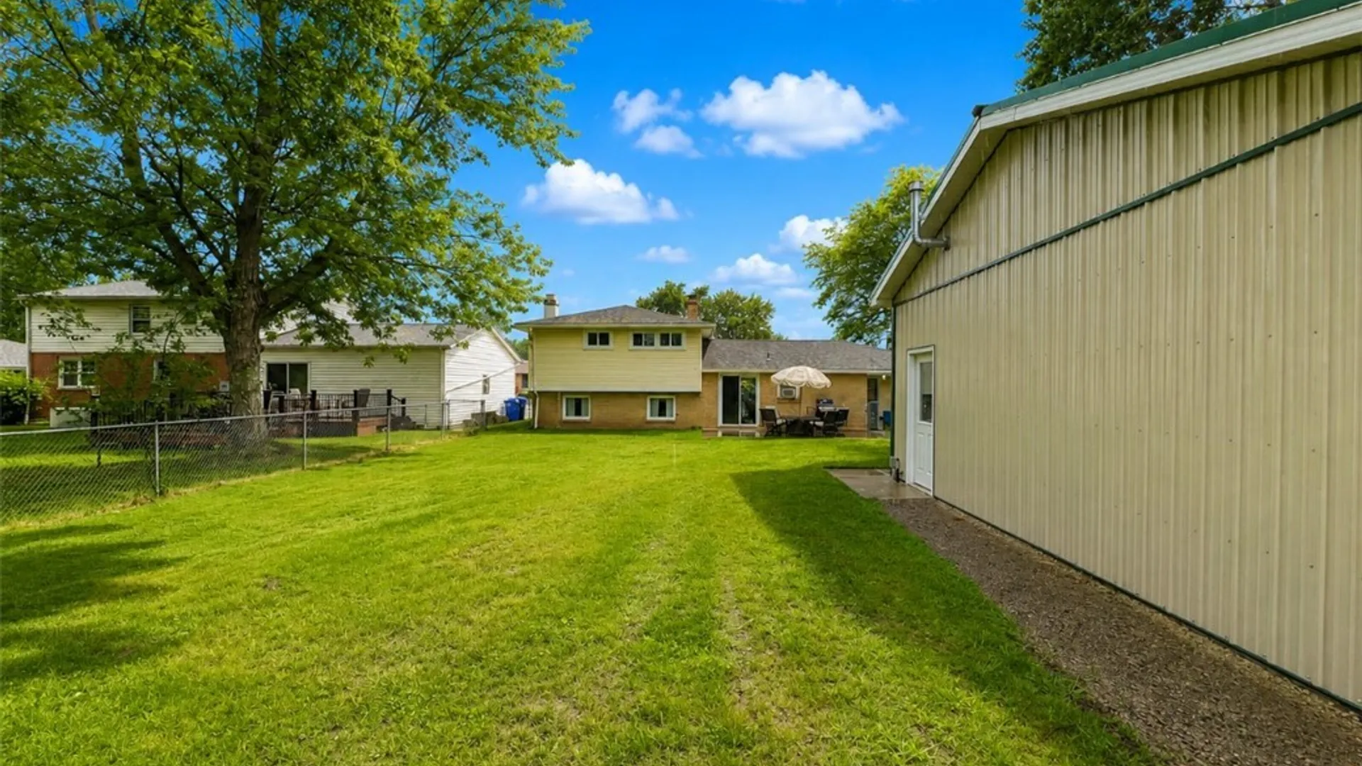 Property at 53 Fieldcrest Court, West Seneca, NY 14224 22
