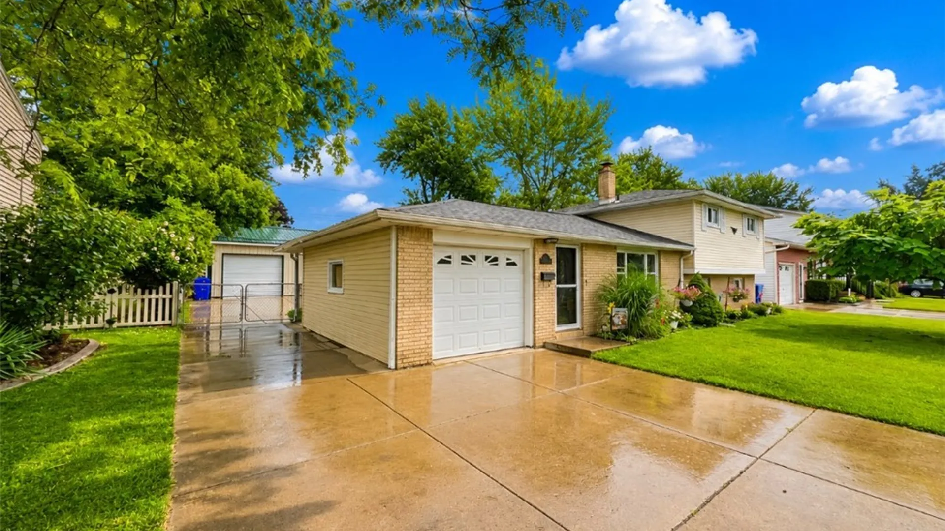 Property at 53 Fieldcrest Court, West Seneca, NY 14224 4
