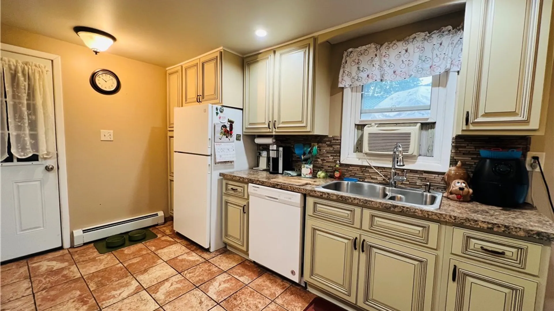 Property at 53 Fieldcrest Court, West Seneca, NY 14224 11