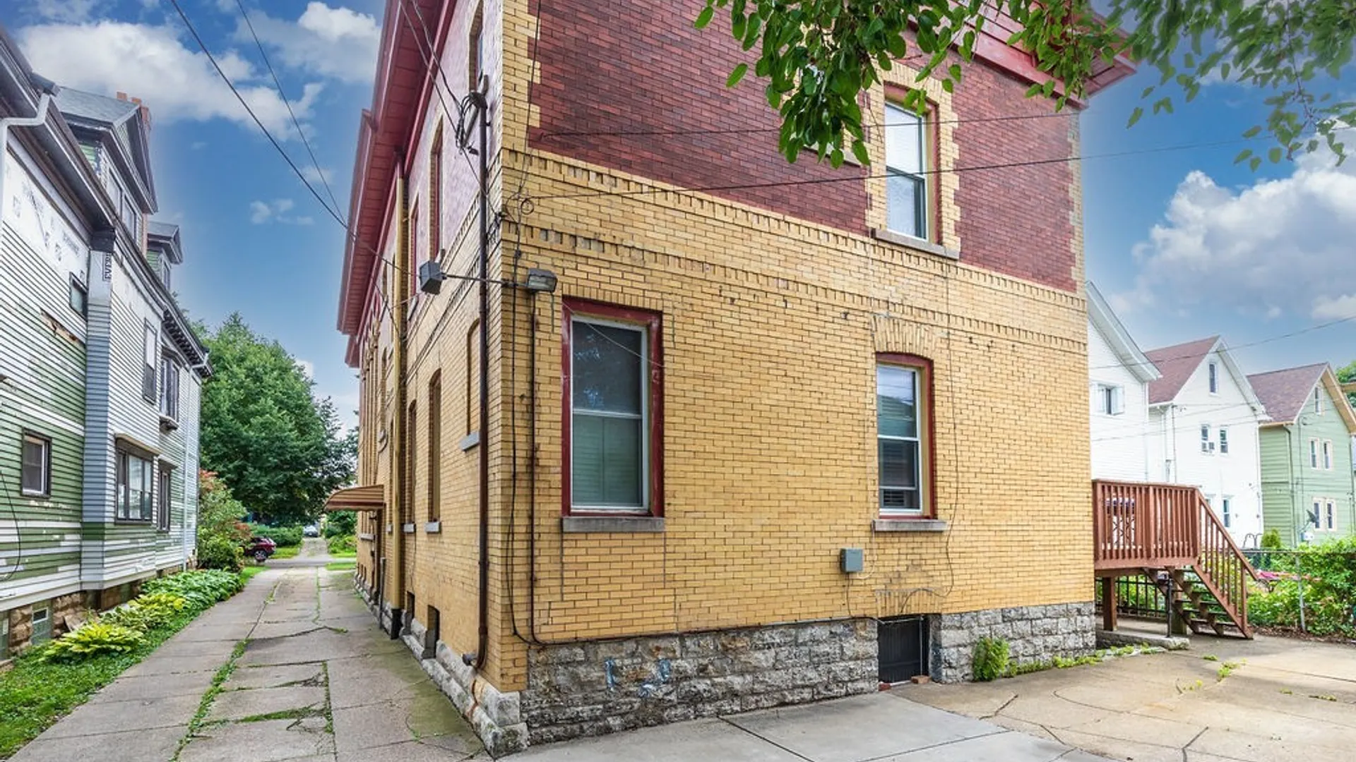 Property at 720 Columbus Parkway, Buffalo, NY 14213 40
