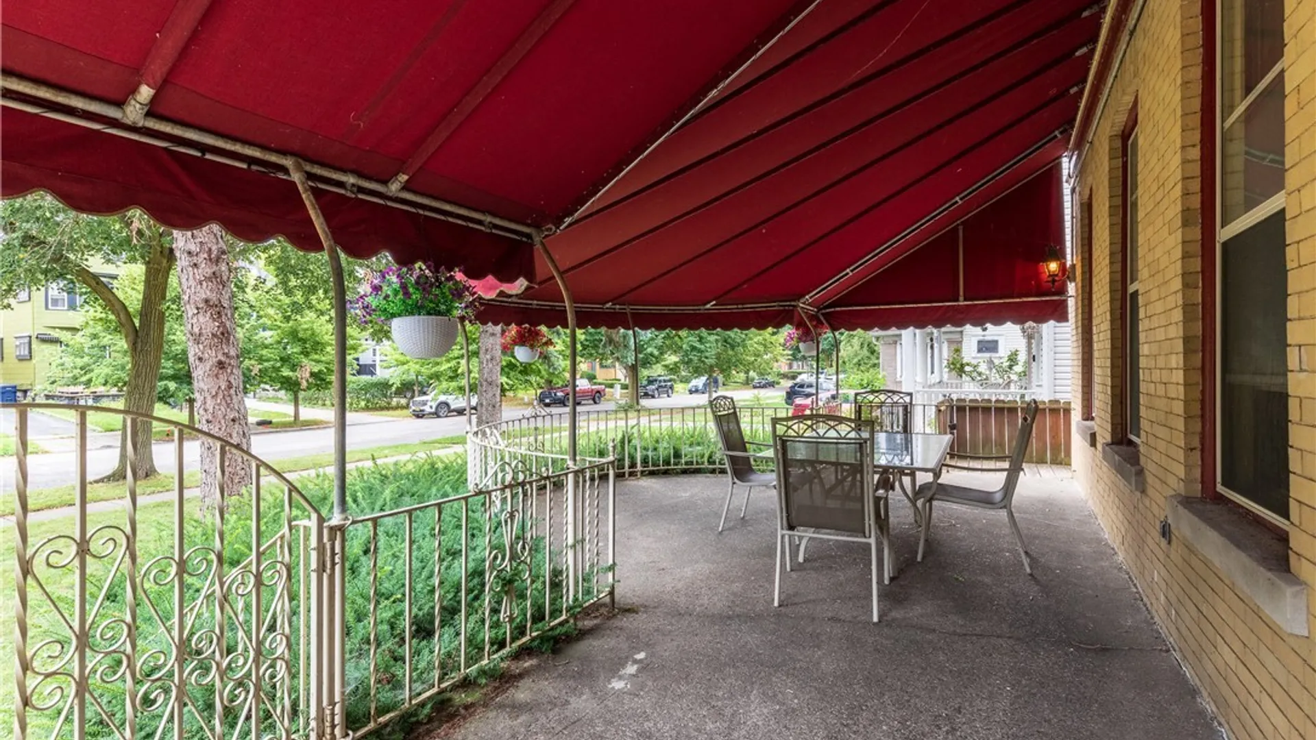 Property at 720 Columbus Parkway, Buffalo, NY 14213 3