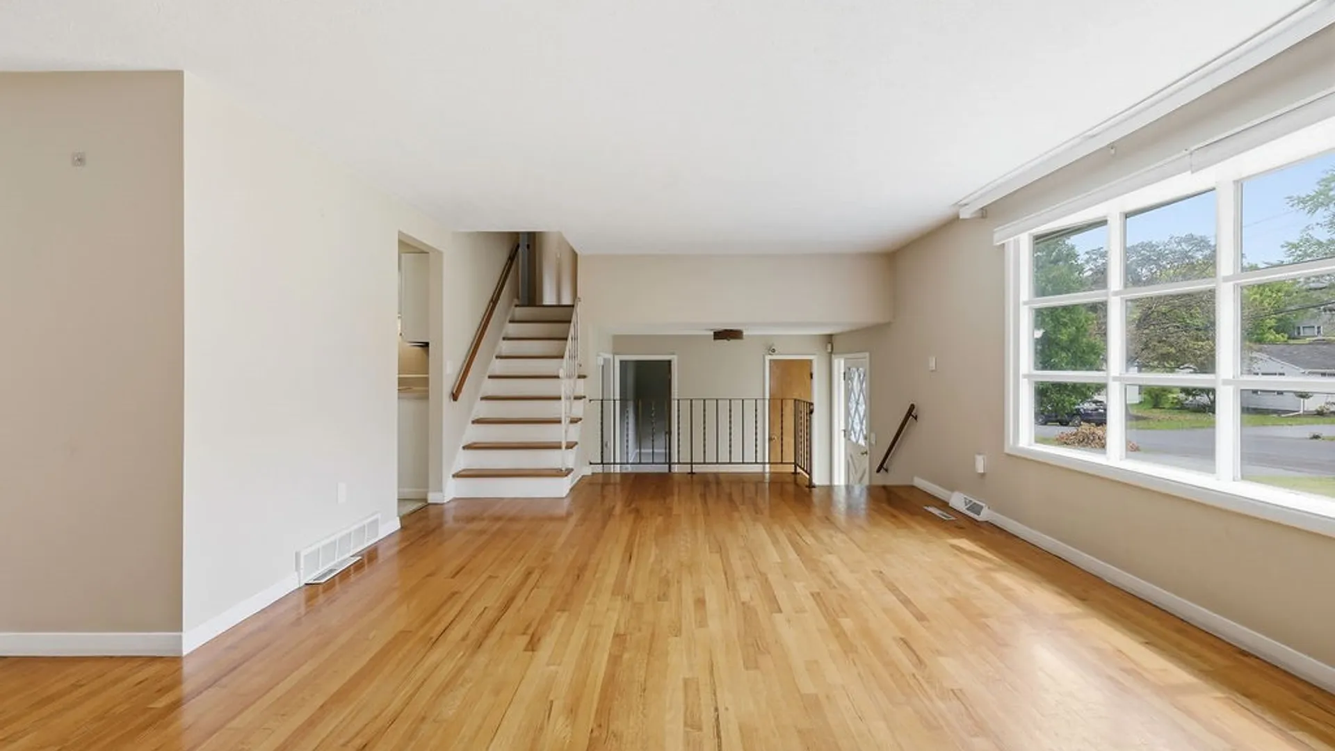 Property at 115 Saybrook Lane, DeWitt, NY 13214 11
