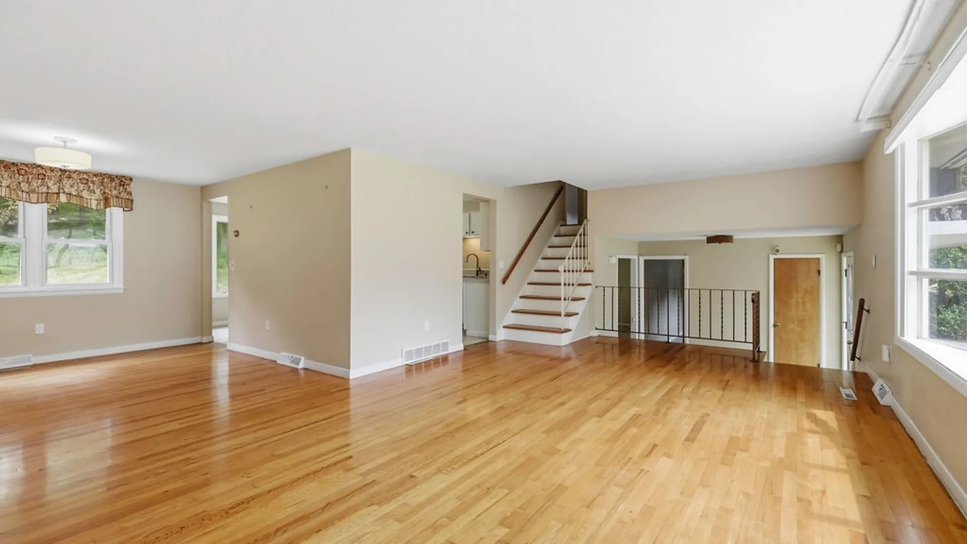 Property at 115 Saybrook Lane, DeWitt, NY 13214 12