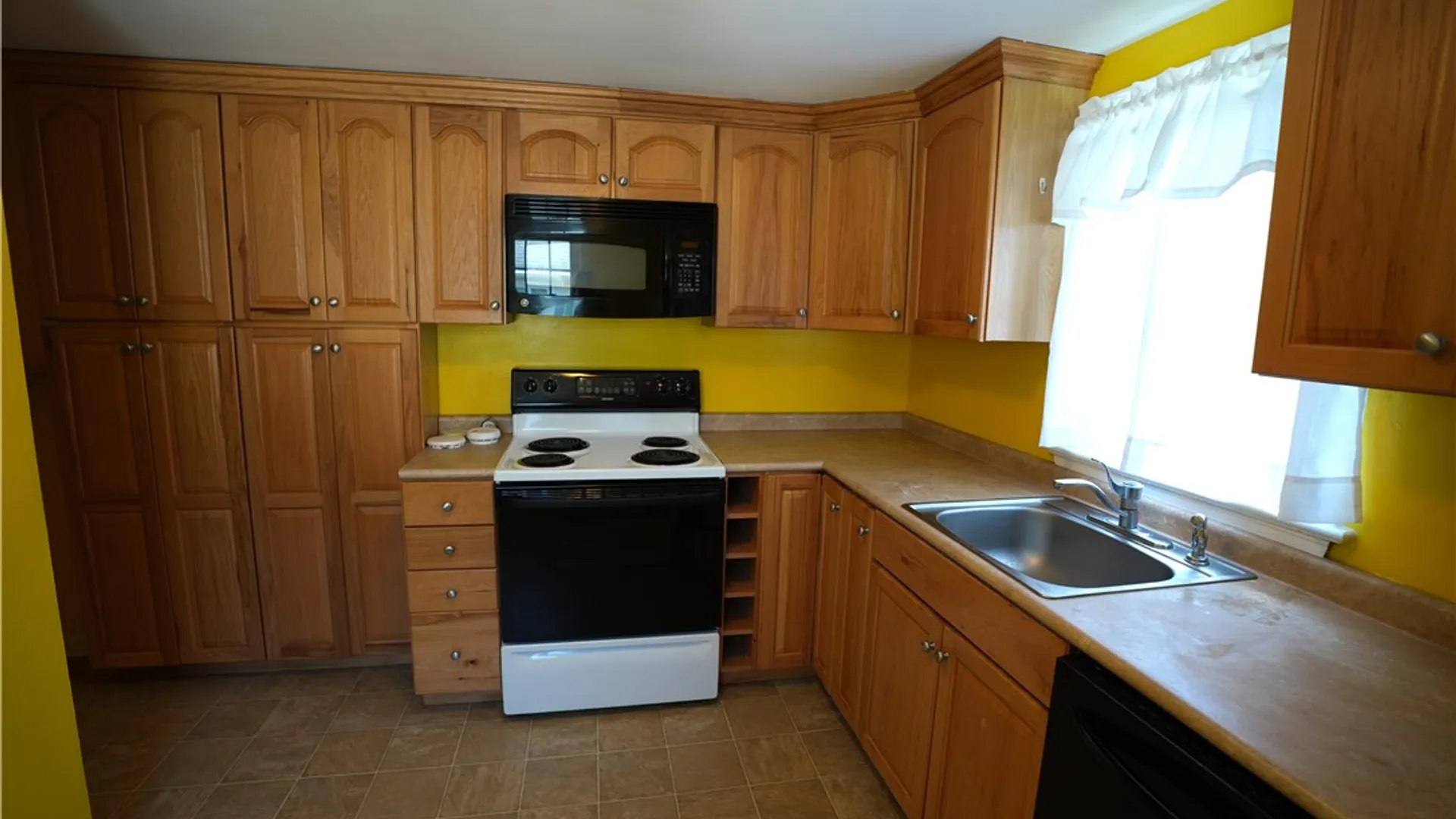 Property at 27 Boughton Avenue, Pittsford, NY 14534 9