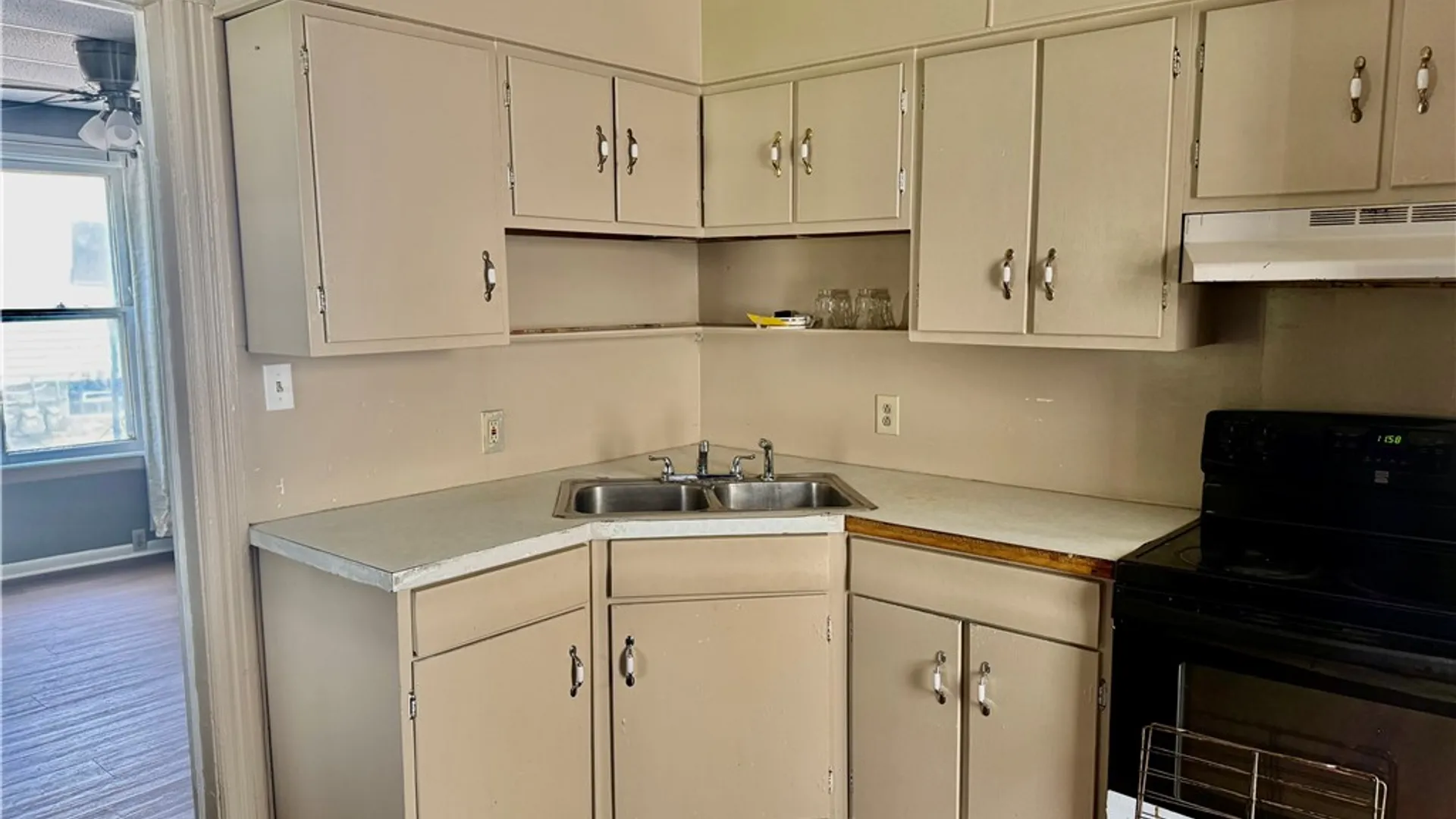 Property at 29 Dellinger Avenue, Batavia City, NY 14020 3