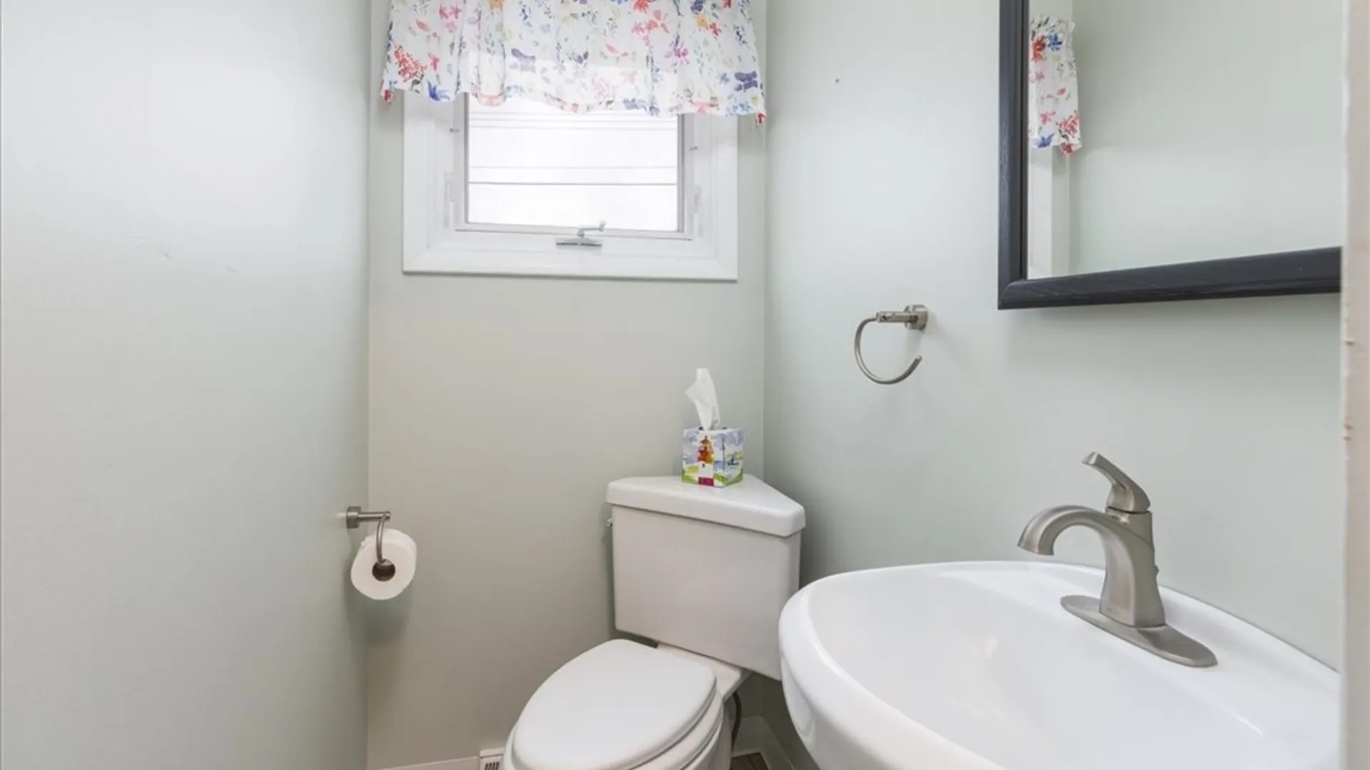 Property at 38 Mary Lou Lane, Cheektowaga, NY 14043 15