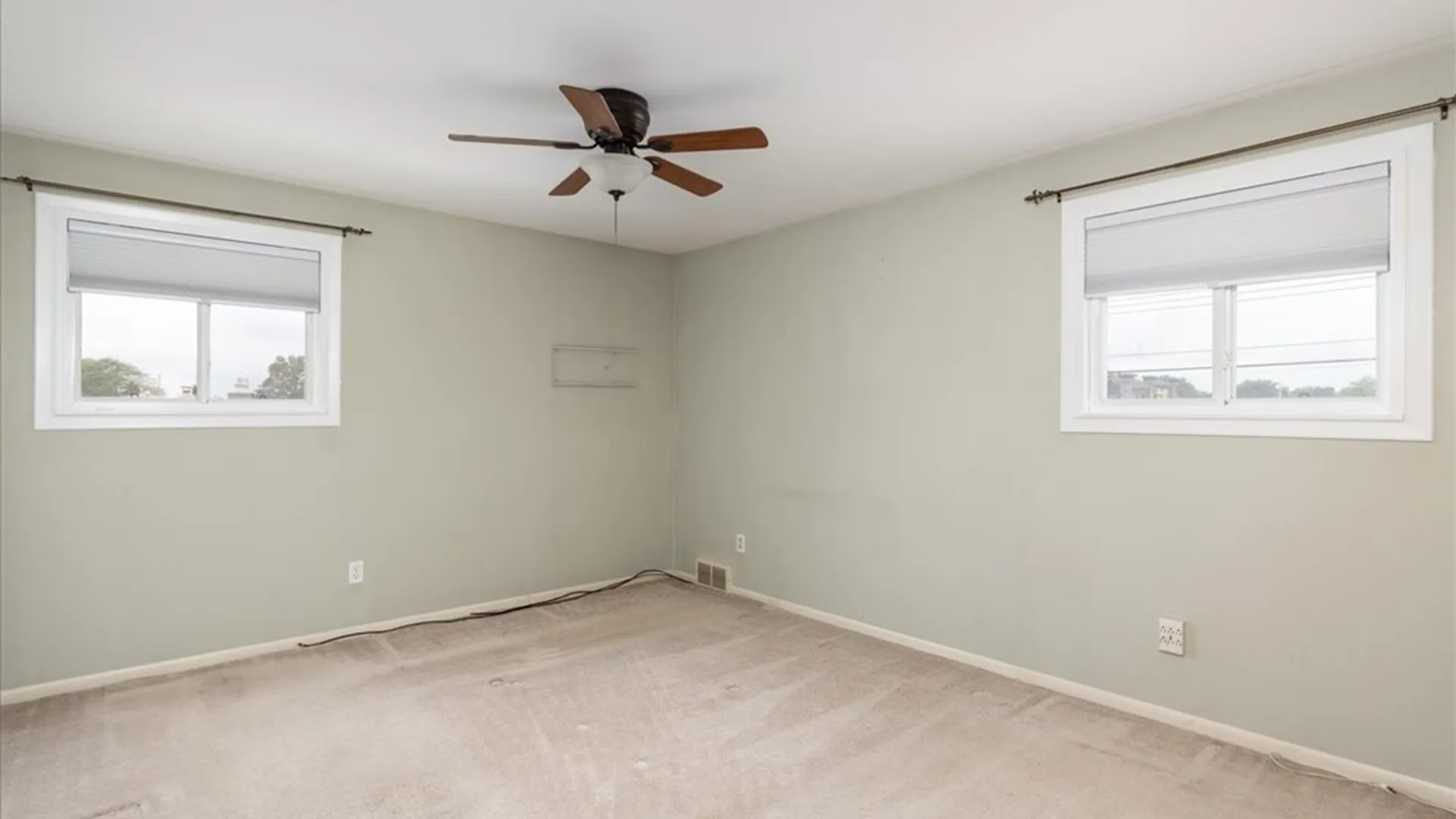 Property at 38 Mary Lou Lane, Cheektowaga, NY 14043 17