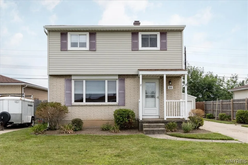 Property at 38 Mary Lou Lane, Cheektowaga, NY 14043