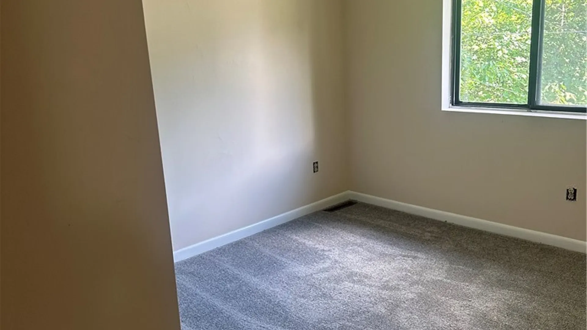 Property at 119 N Lorraine Avenue, Syracuse, NY 13210 6