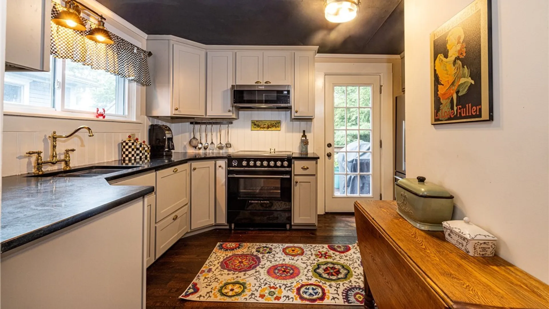 Property at 6 Academy Street, Skaneateles, NY 13152 10