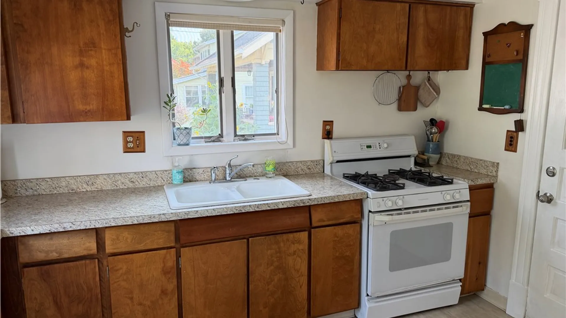 Property at 147 Park Avenue, Canandaigua City, NY 14424 8