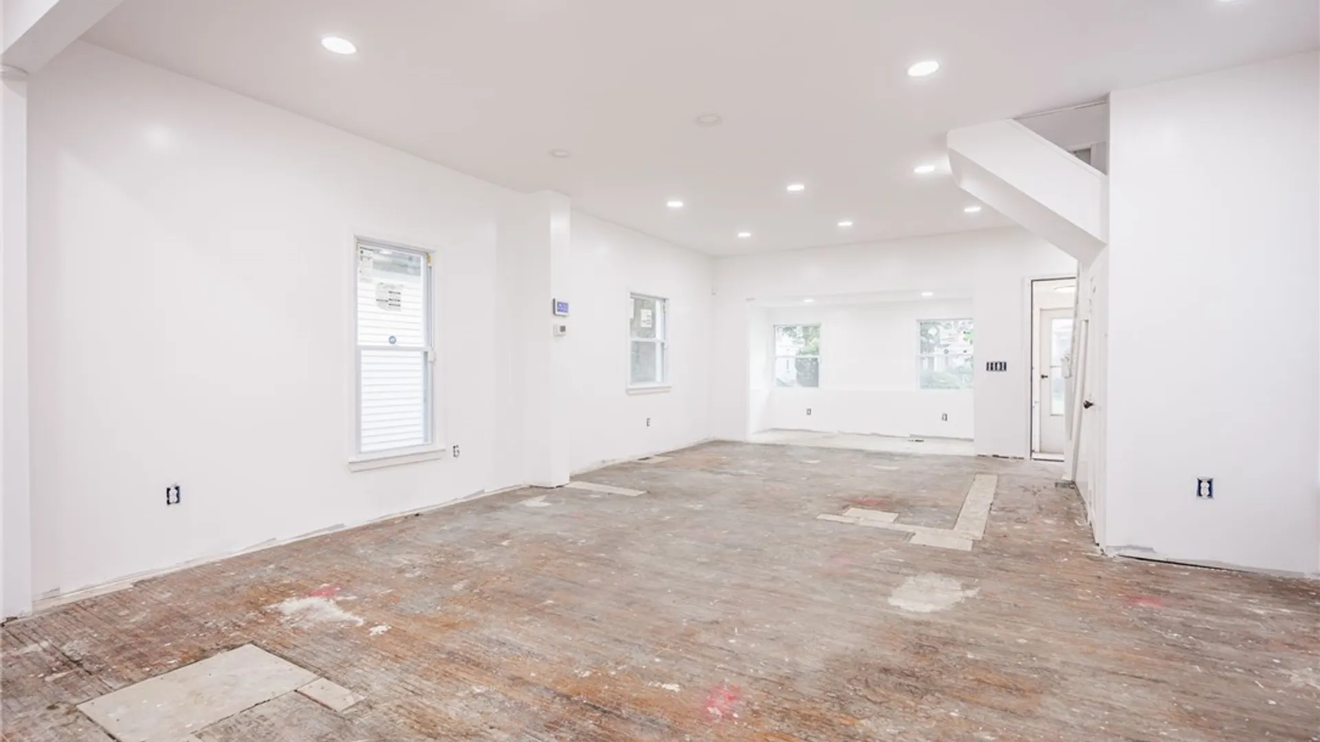 Property at 581 Frost Avenue, Rochester, NY 14611 4