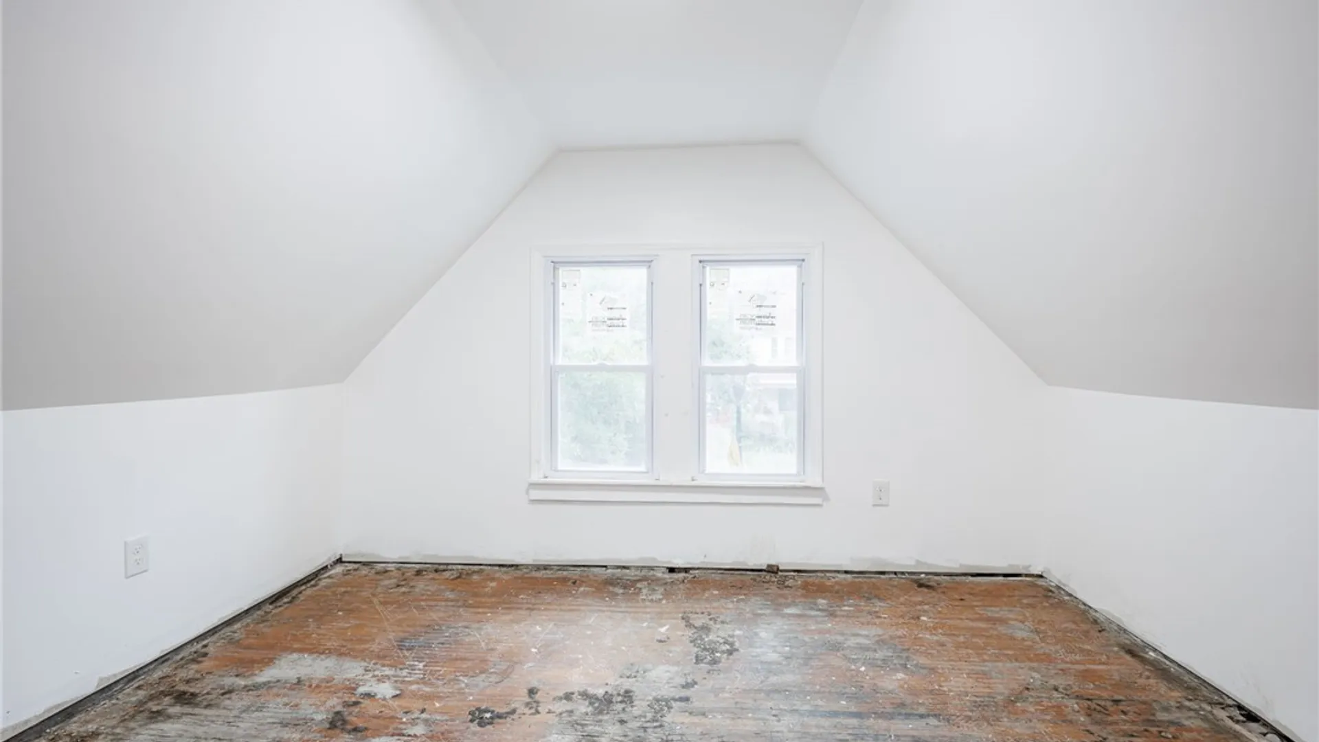 Property at 581 Frost Avenue, Rochester, NY 14611 11