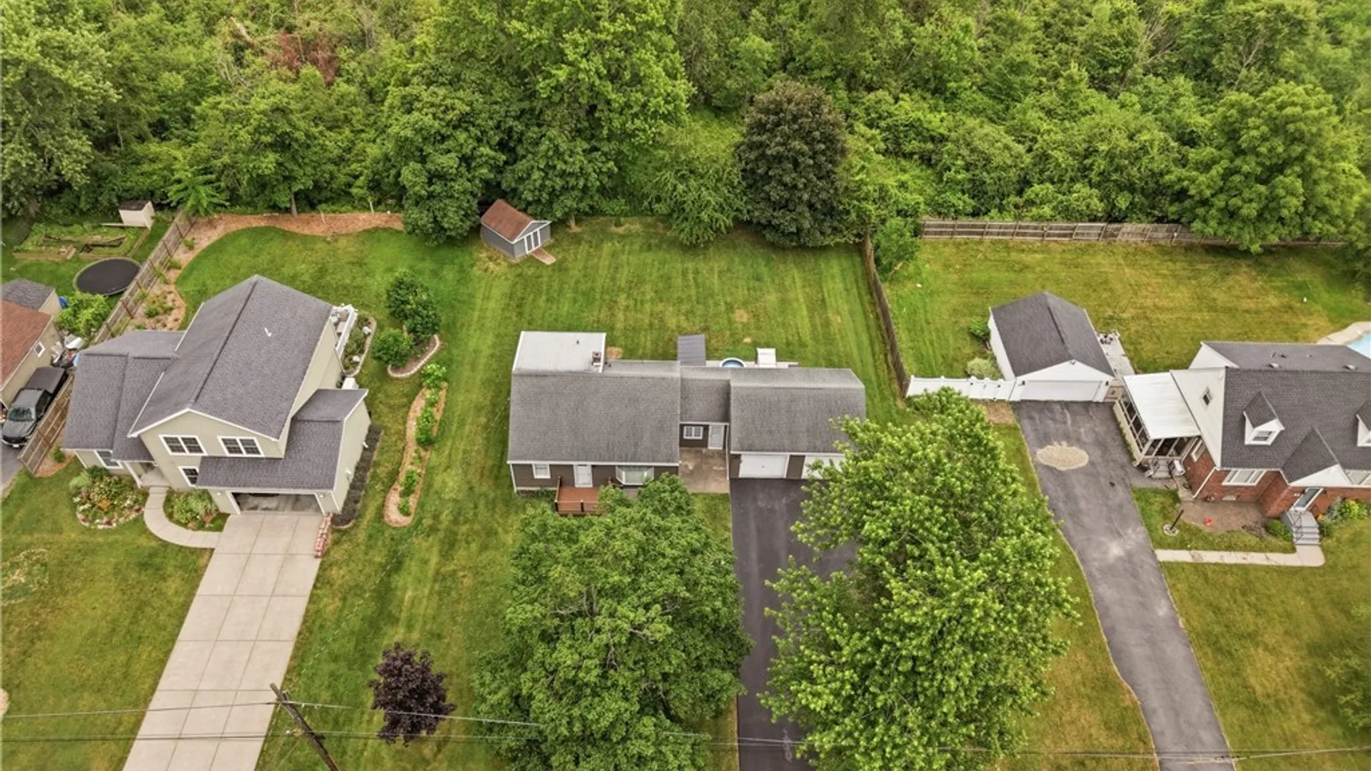 Property at 39 E Home Road, Lancaster, NY 14026 9