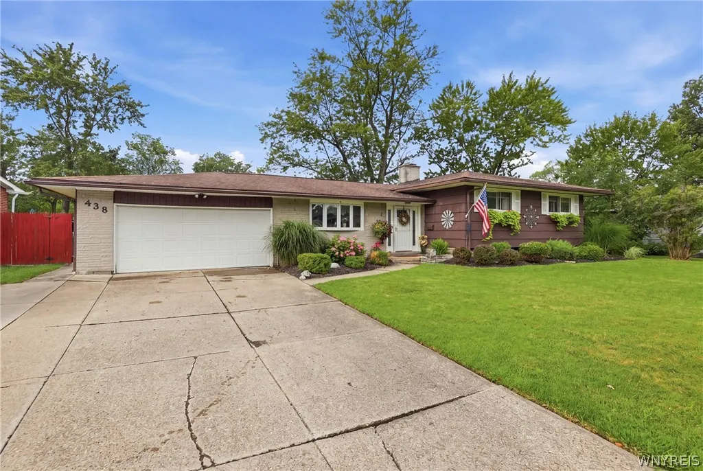 Property at 438 Brookwood Drive, Hamburg, NY 14075