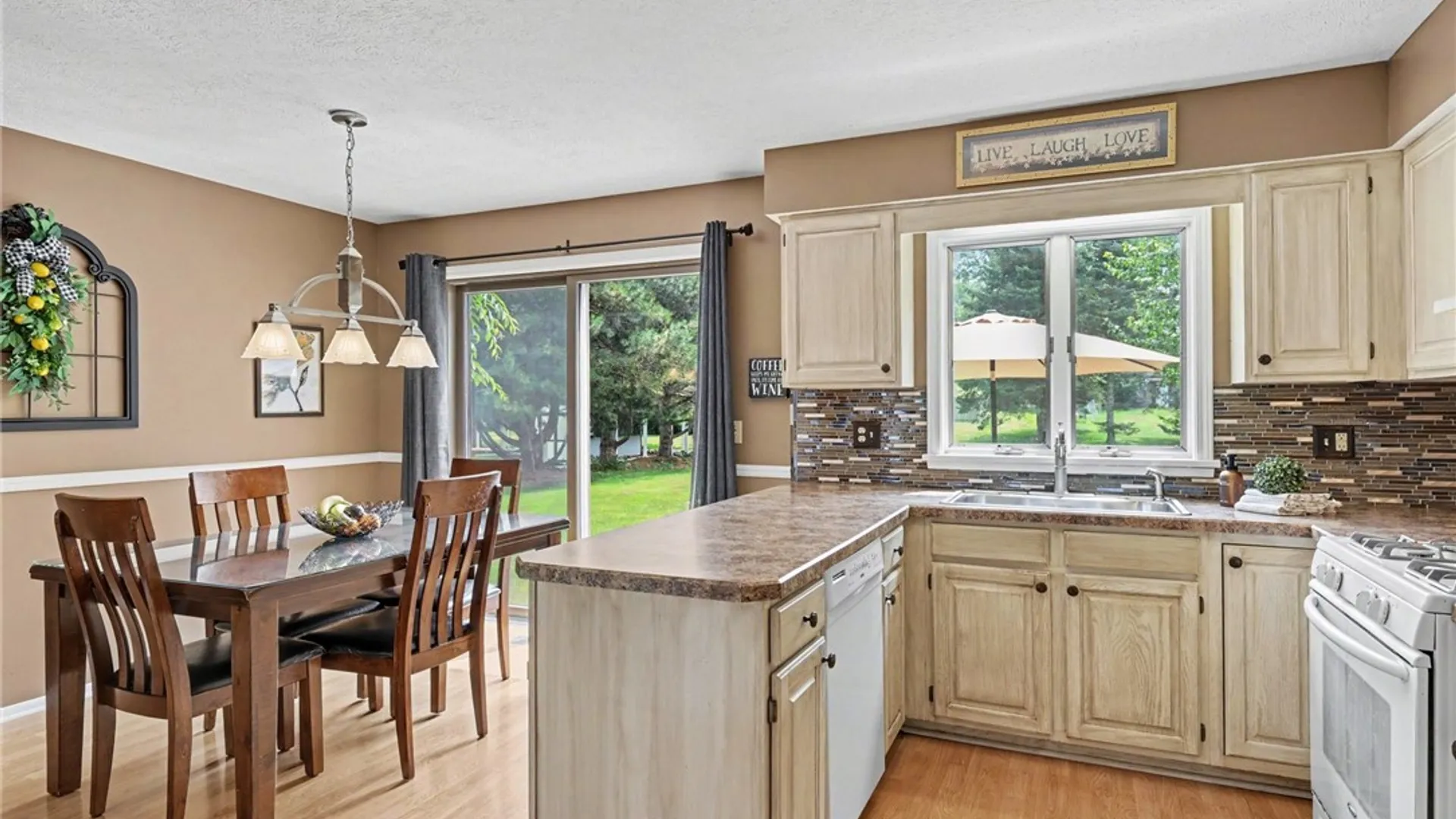 Property at 1094 Bright Stream Way, Webster, NY 14580 12