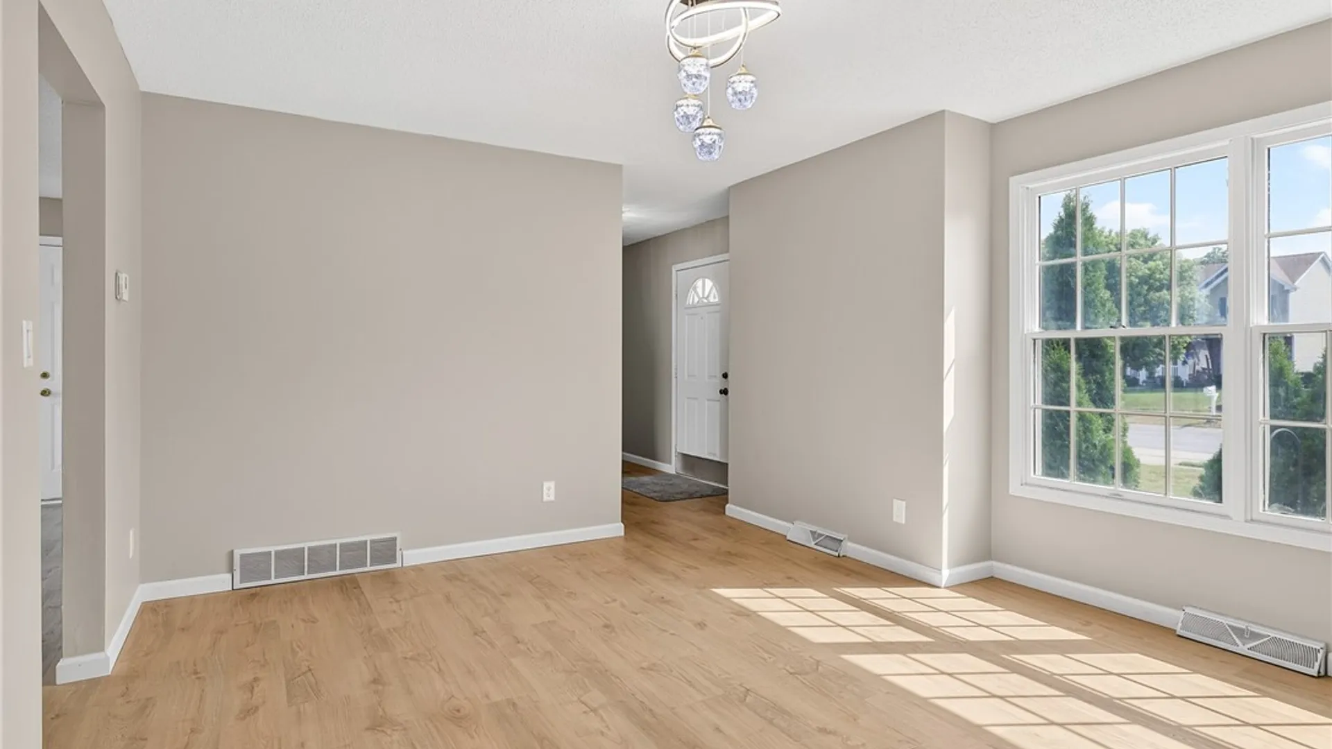 Property at 4400 Manor Lane, Hamburg, NY 14075 11