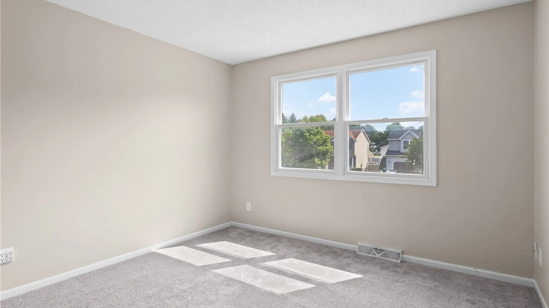 Property at 4400 Manor Lane, Hamburg, NY 14075 37