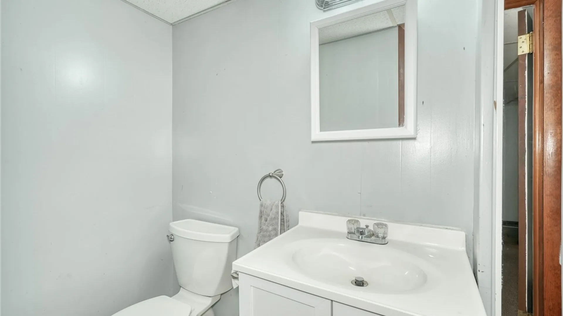 Property at 75 Silverdale Drive, Irondequoit, NY 14609 27
