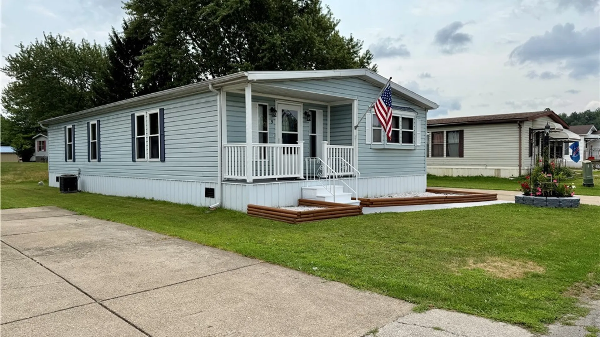 Property at 9 Brookridge Drive, Hamburg, NY 14075 3
