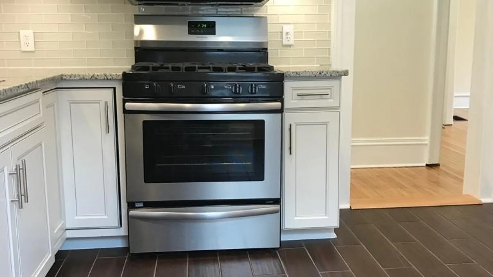 Property at 206 HAWLEY AVENUE APT 2, Syracuse, NY 13203 8